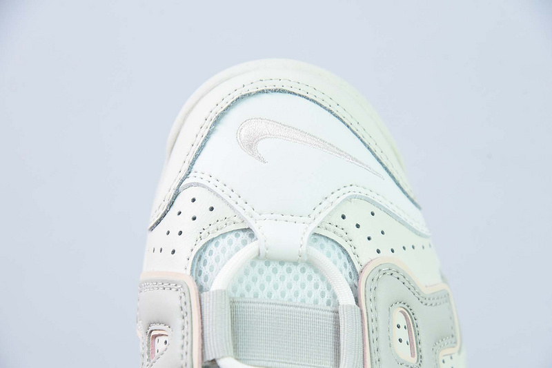 K Air More Uptempo DV1137-101