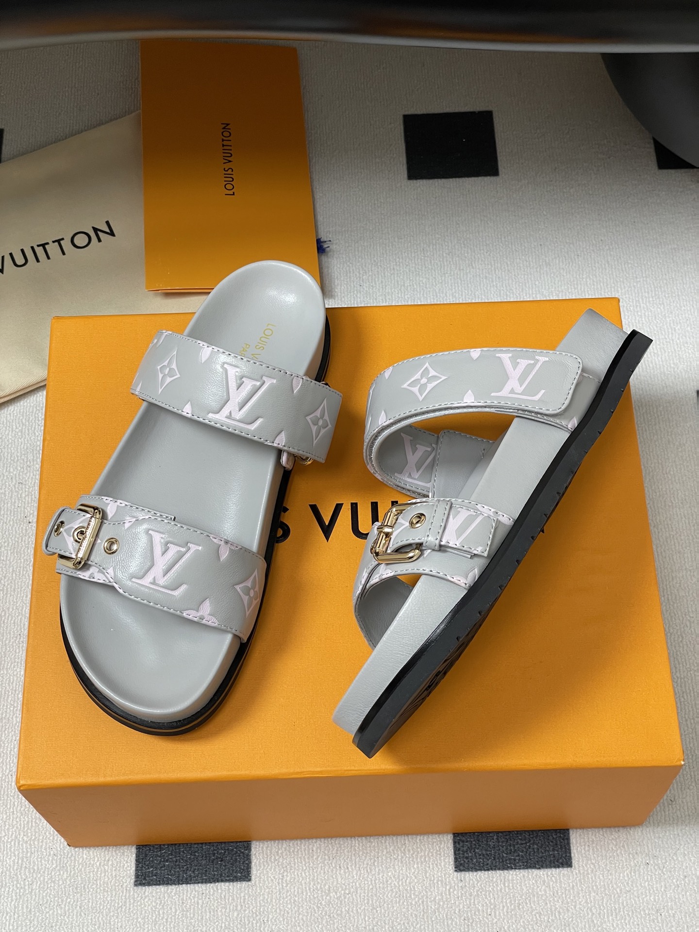 Louis Vuitton Slides(EU35-41)