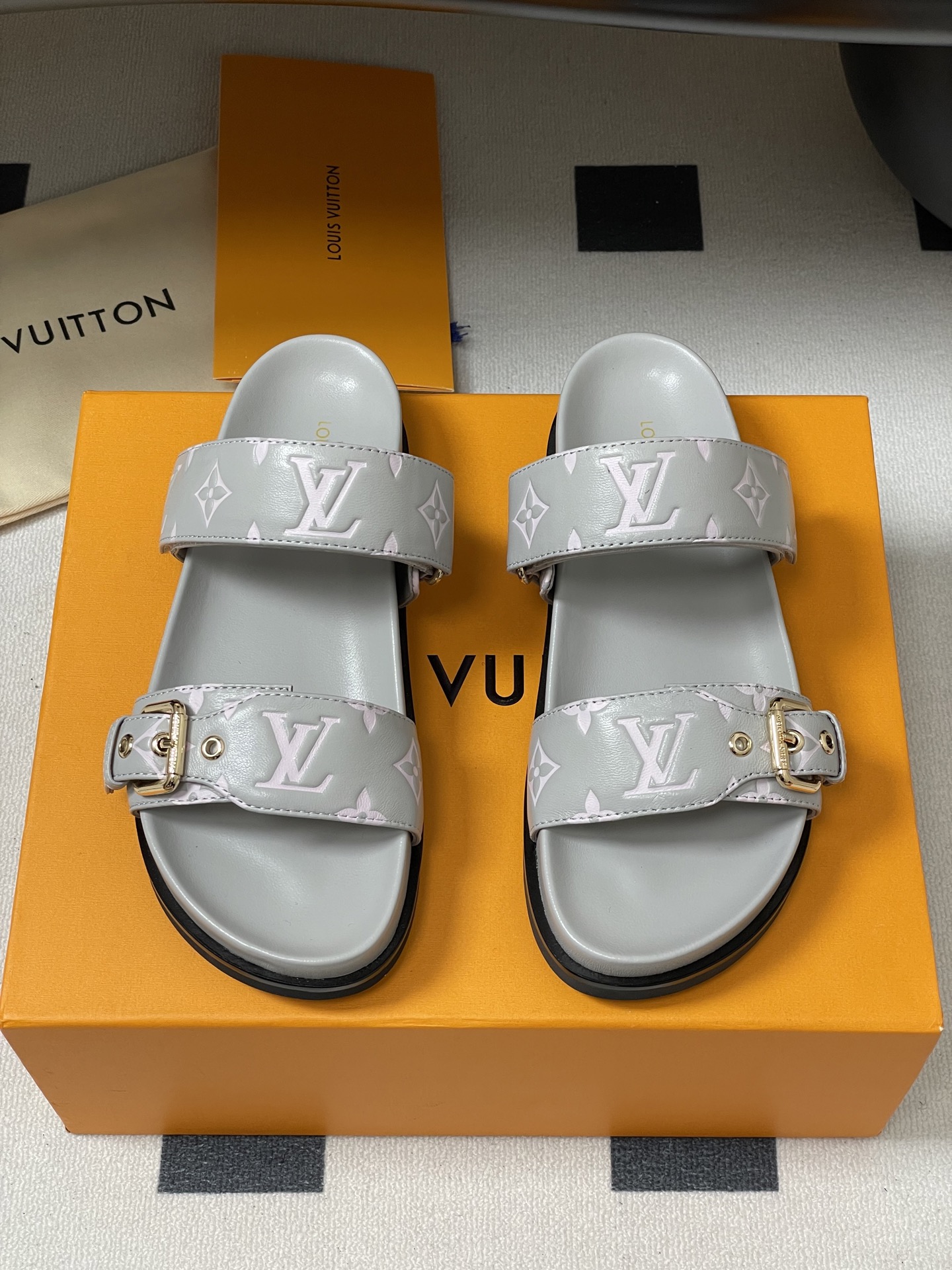 Louis Vuitton Slides(EU35-41)