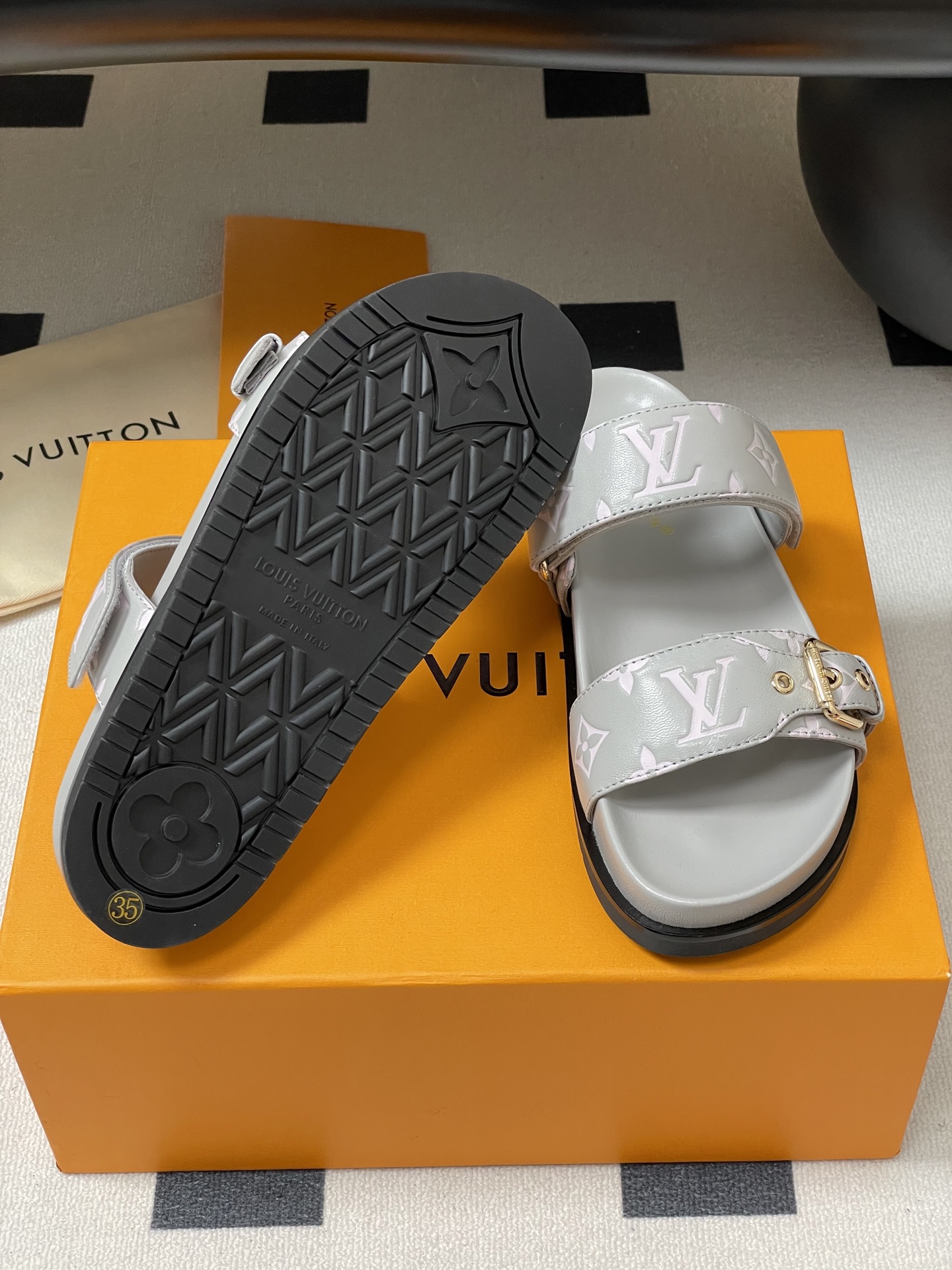 Louis Vuitton Slides(EU35-41)