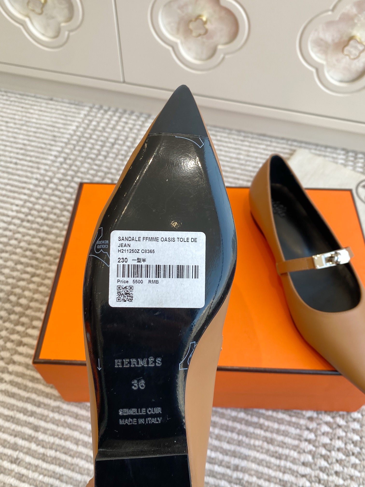Hermes Kiari Kelly Flats (EU35-41)