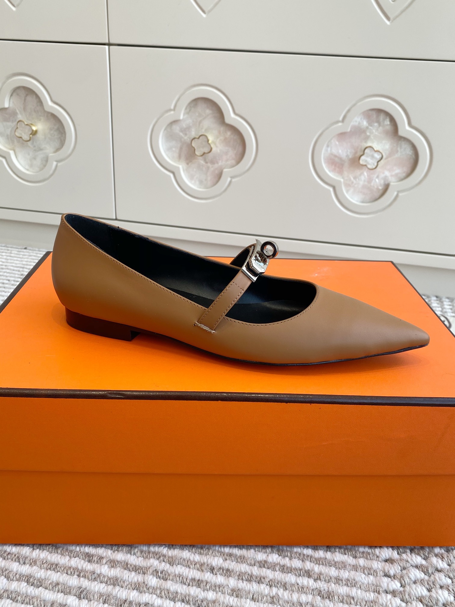 Hermes Kiari Kelly Flats (EU35-41)