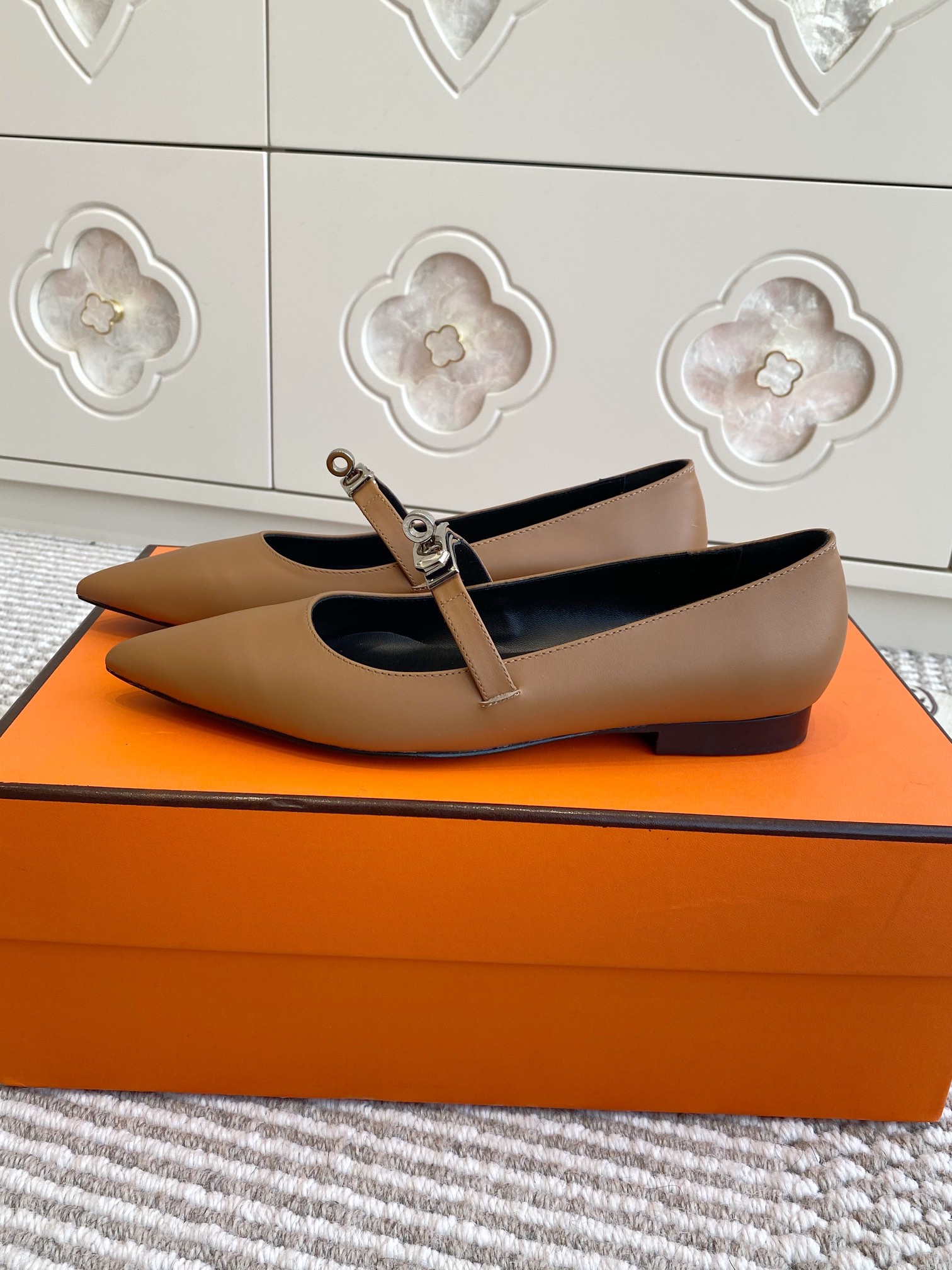 Hermes Kiari Kelly Flats (EU35-41)