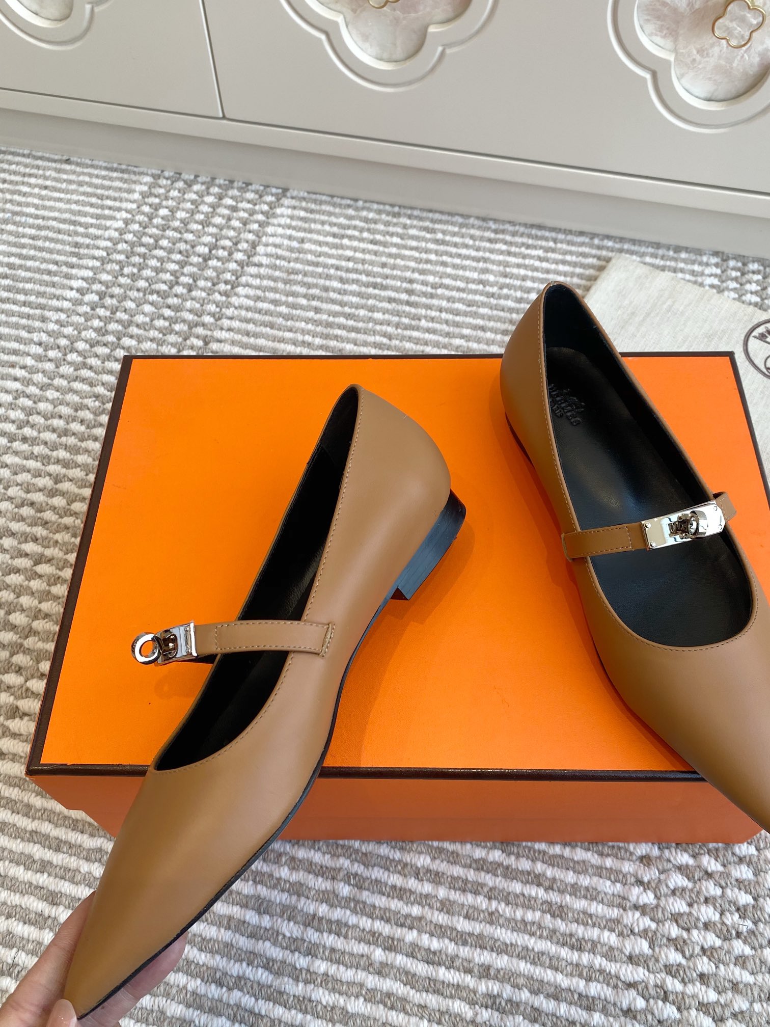 Hermes Kiari Kelly Flats (EU35-41)