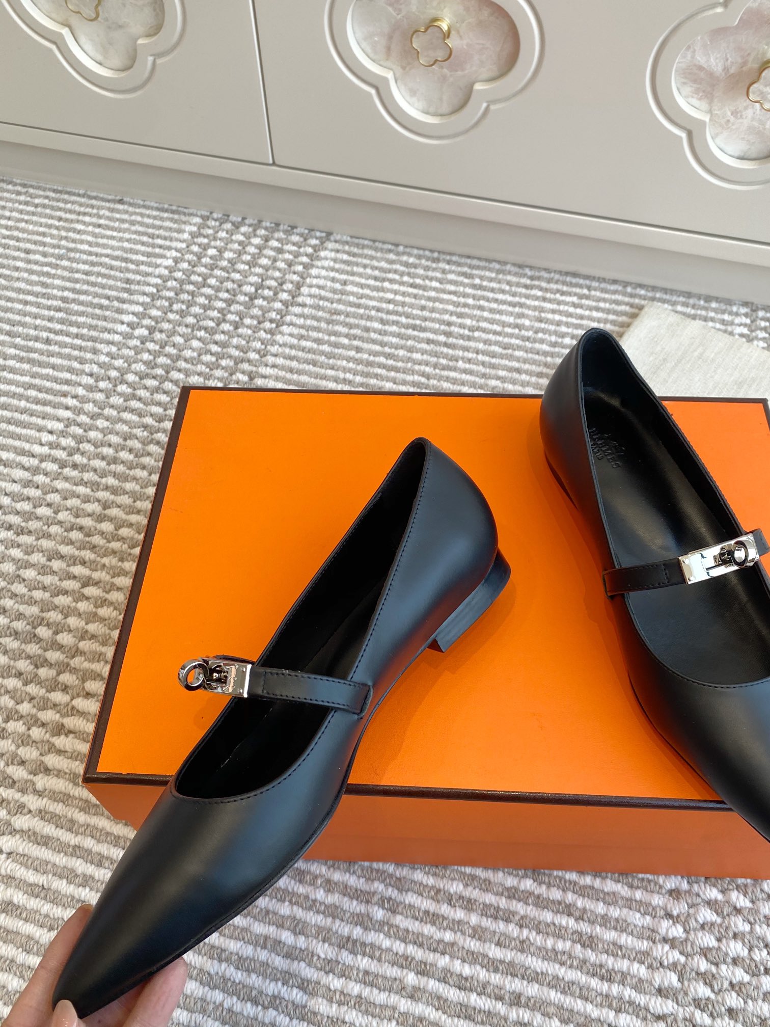 Hermes Kiari Kelly Flats (EU35-41)