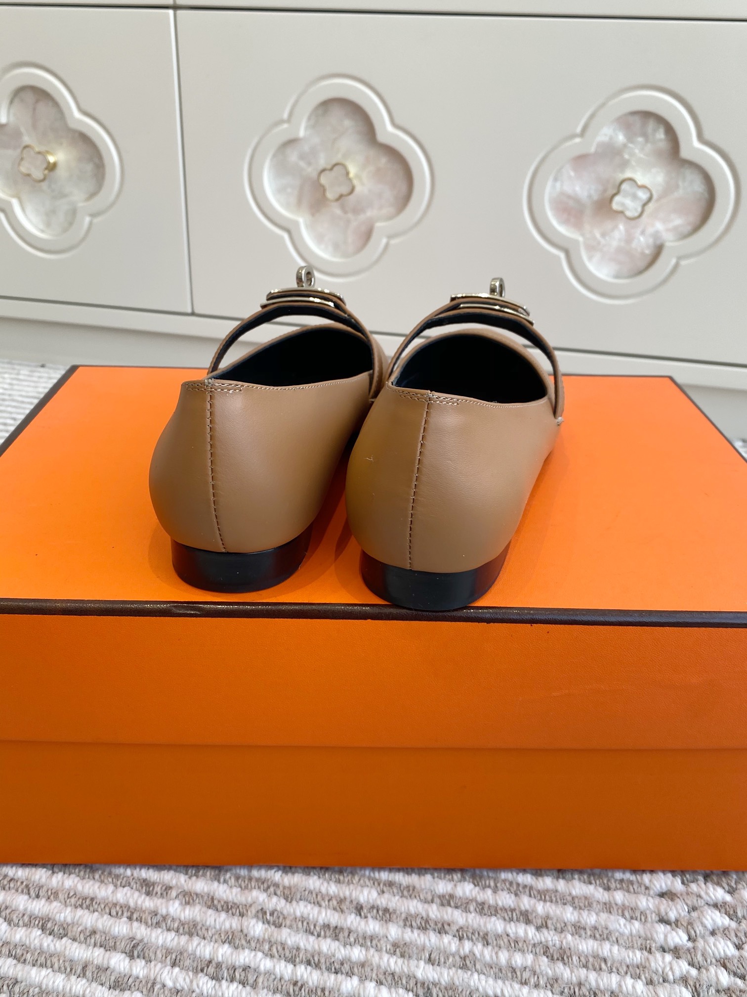 Hermes Kiari Kelly Flats (EU35-41)