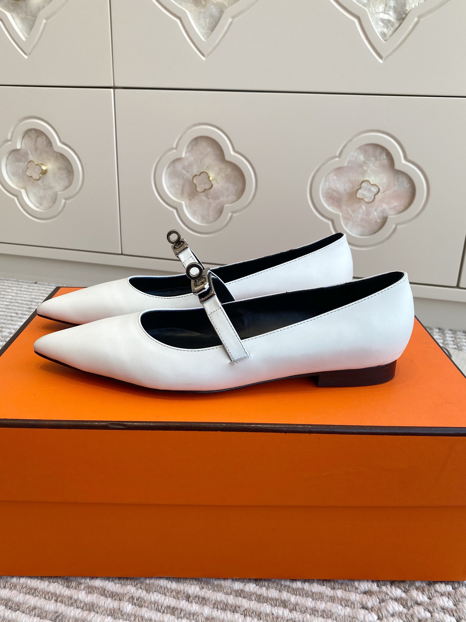 Hermes Kiari Kelly Flats (EU35-41)
