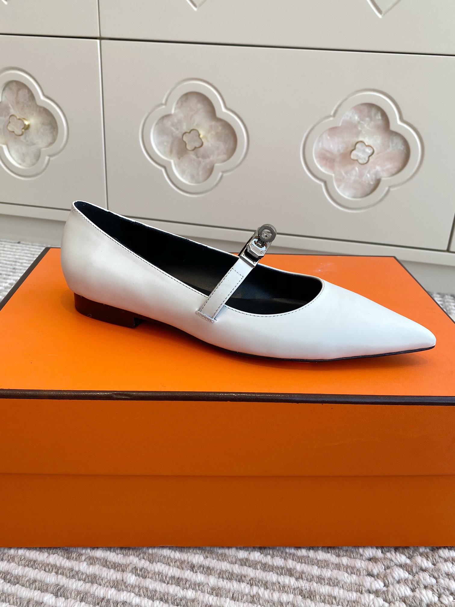 Hermes Kiari Kelly Flats (EU35-41)