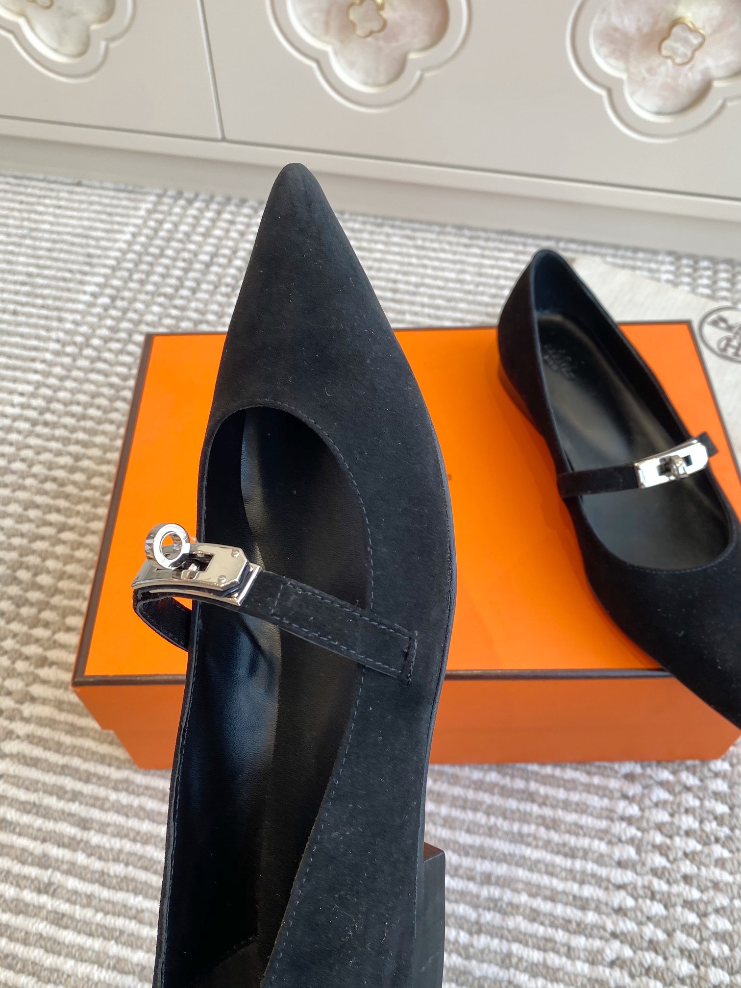 Hermes Kiari Kelly Flats (EU35-41)