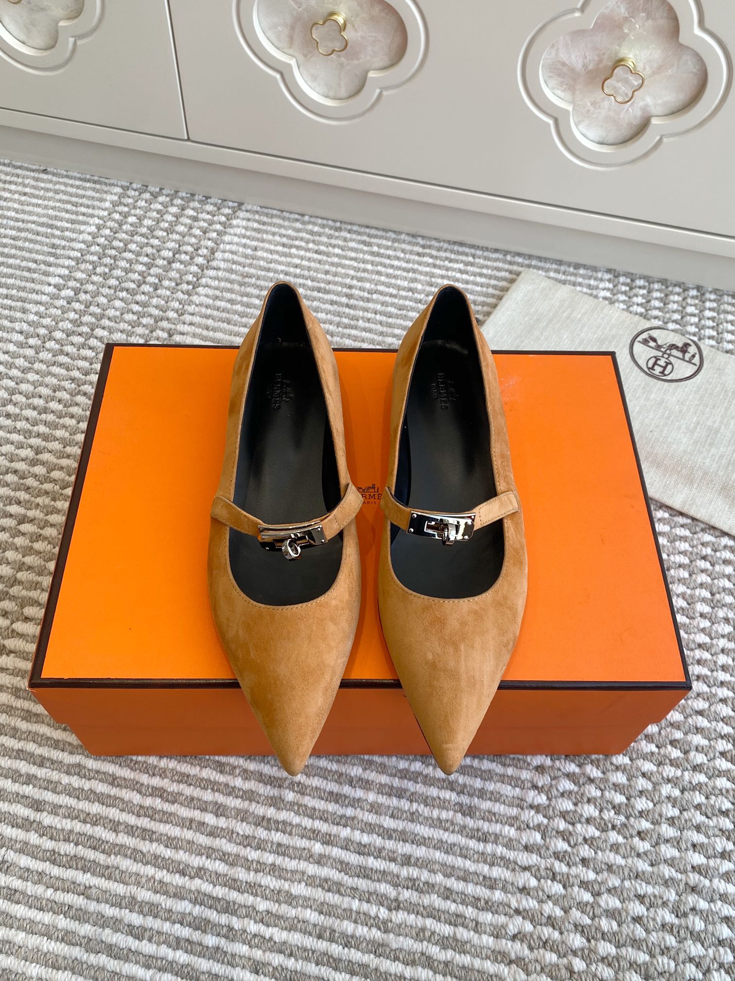 Hermes Kiari Kelly Flats (EU35-41)