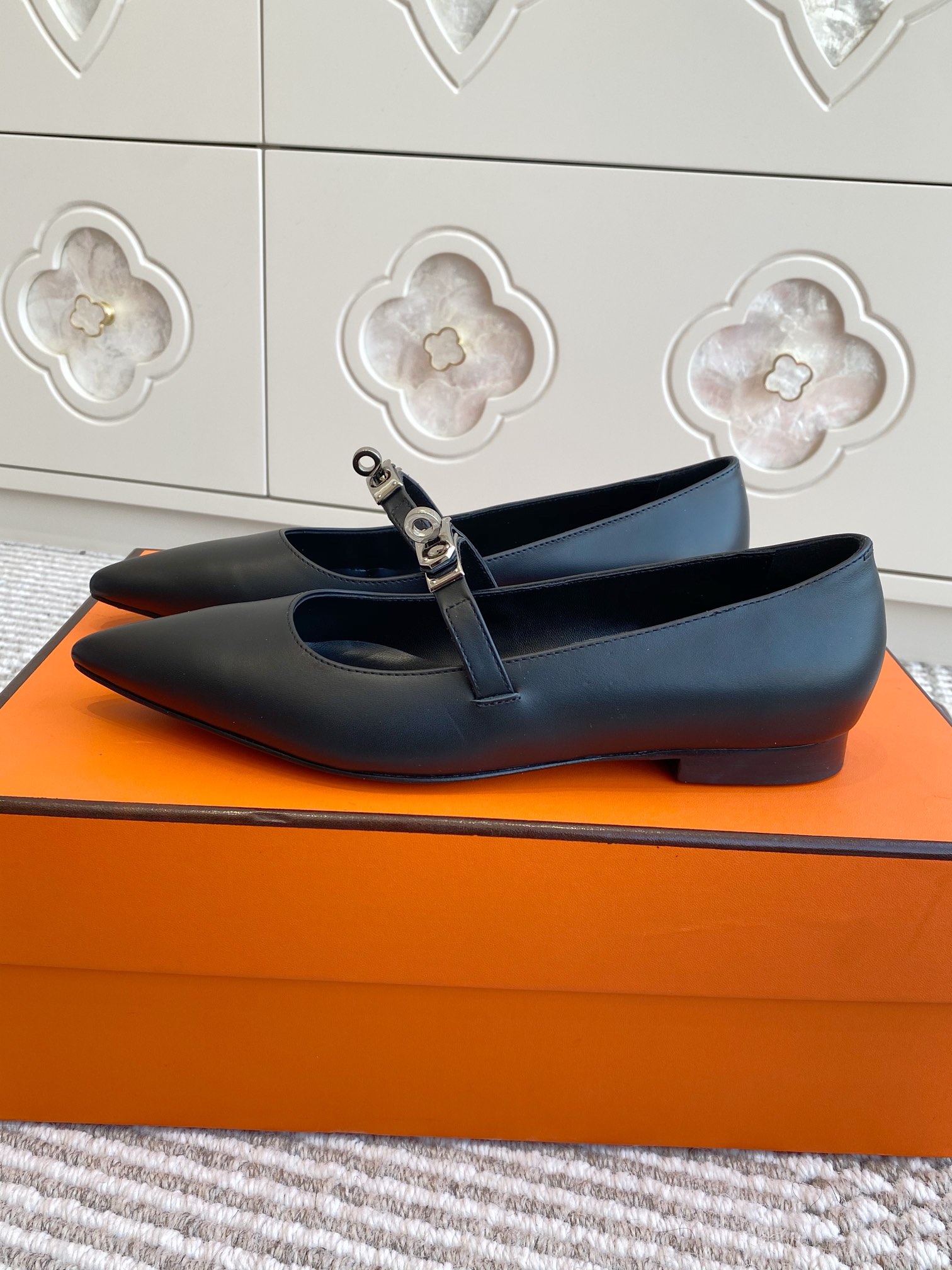 Hermes Kiari Kelly Flats (EU35-41)