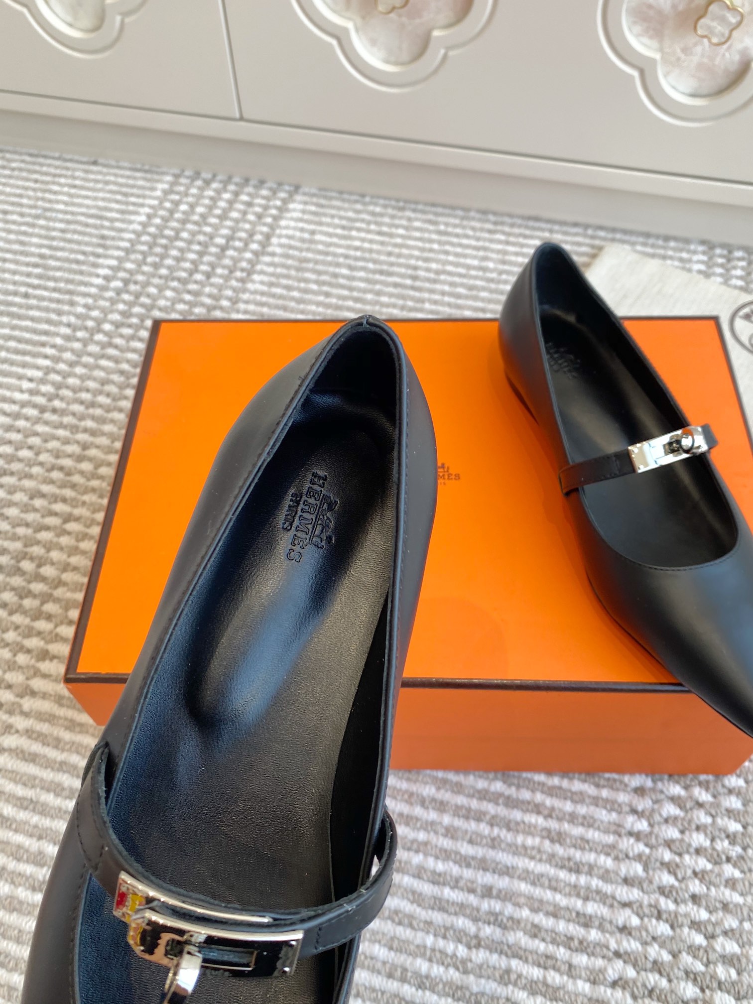 Hermes Kiari Kelly Flats (EU35-41)