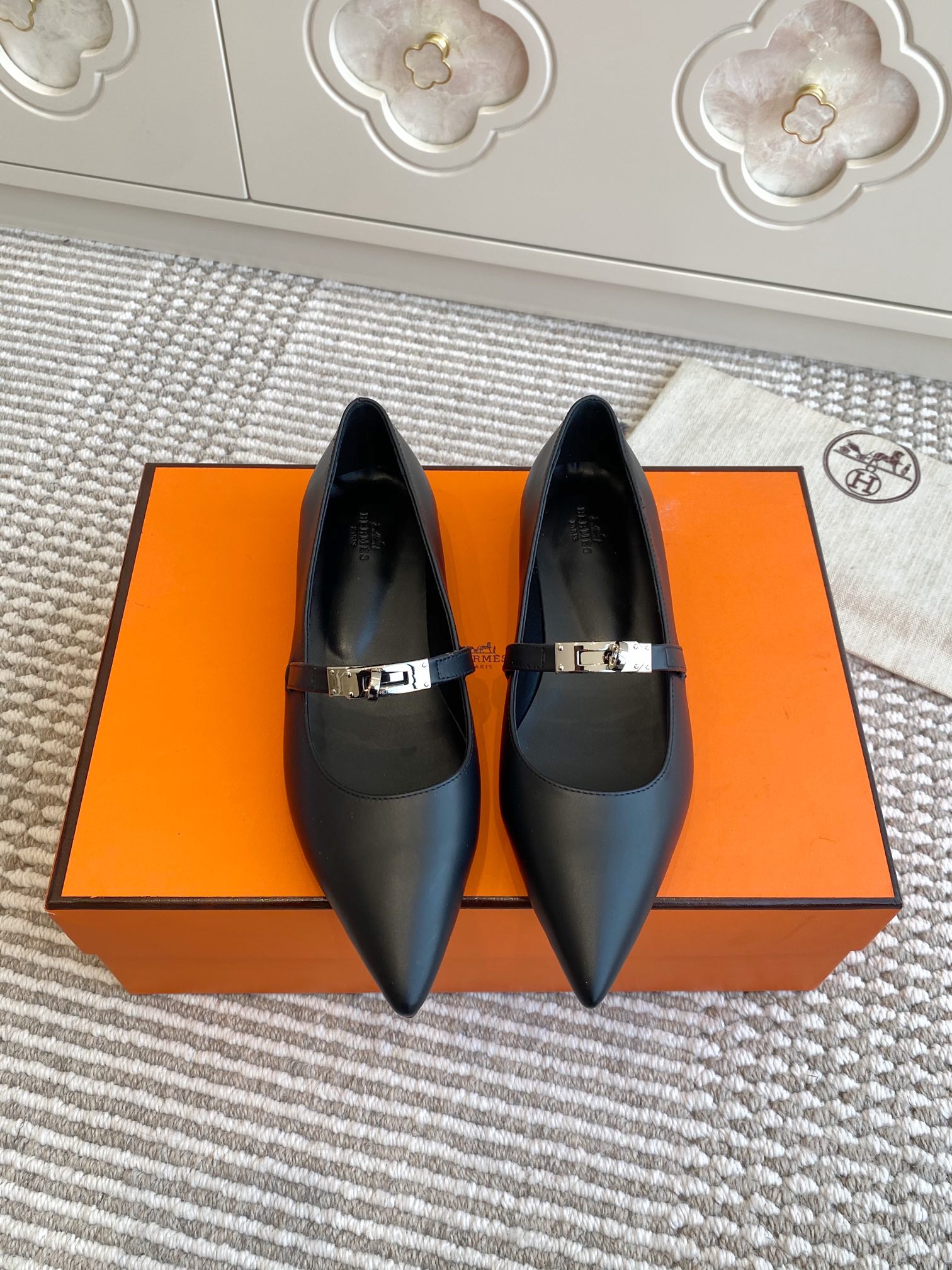 Hermes Kiari Kelly Flats (EU35-41)