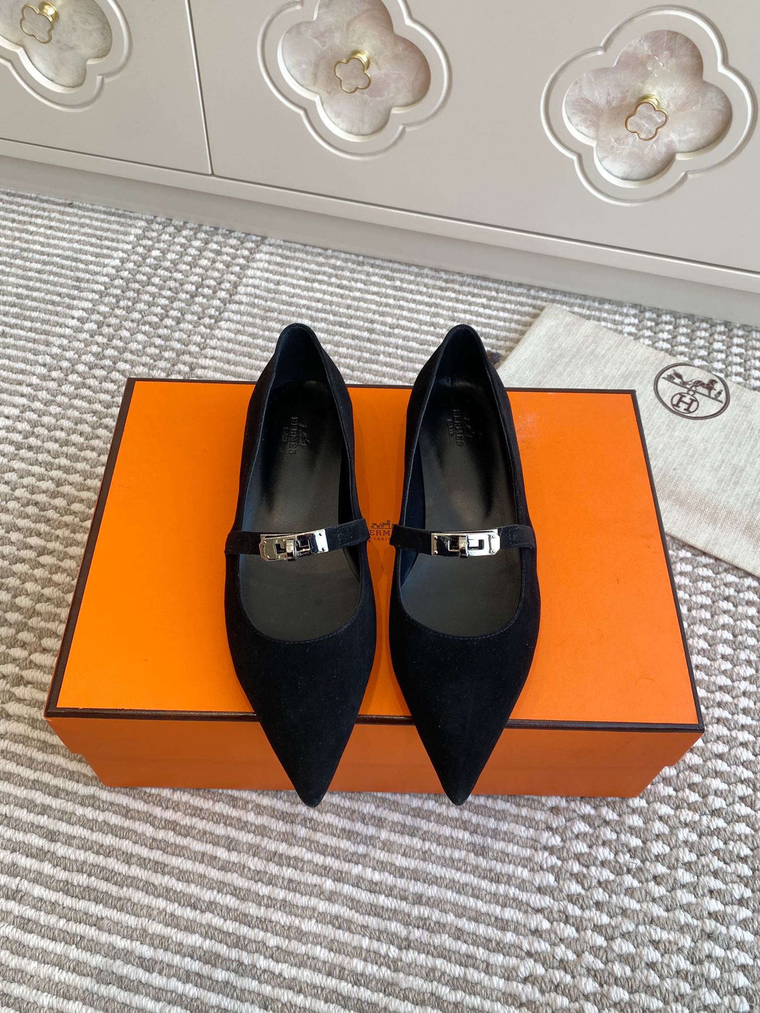 Hermes Kiari Kelly Flats (EU35-41)