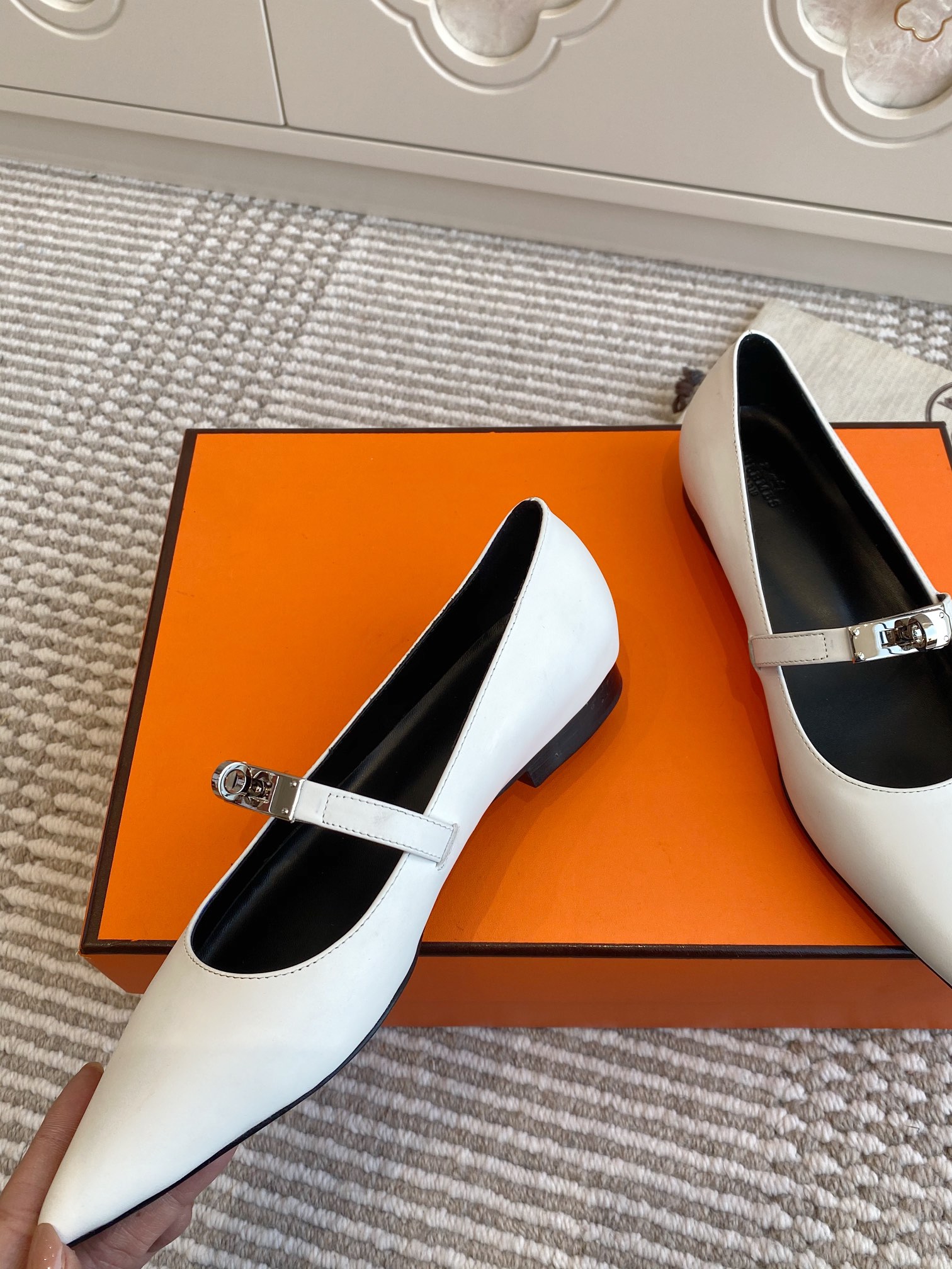 Hermes Kiari Kelly Flats (EU35-41)