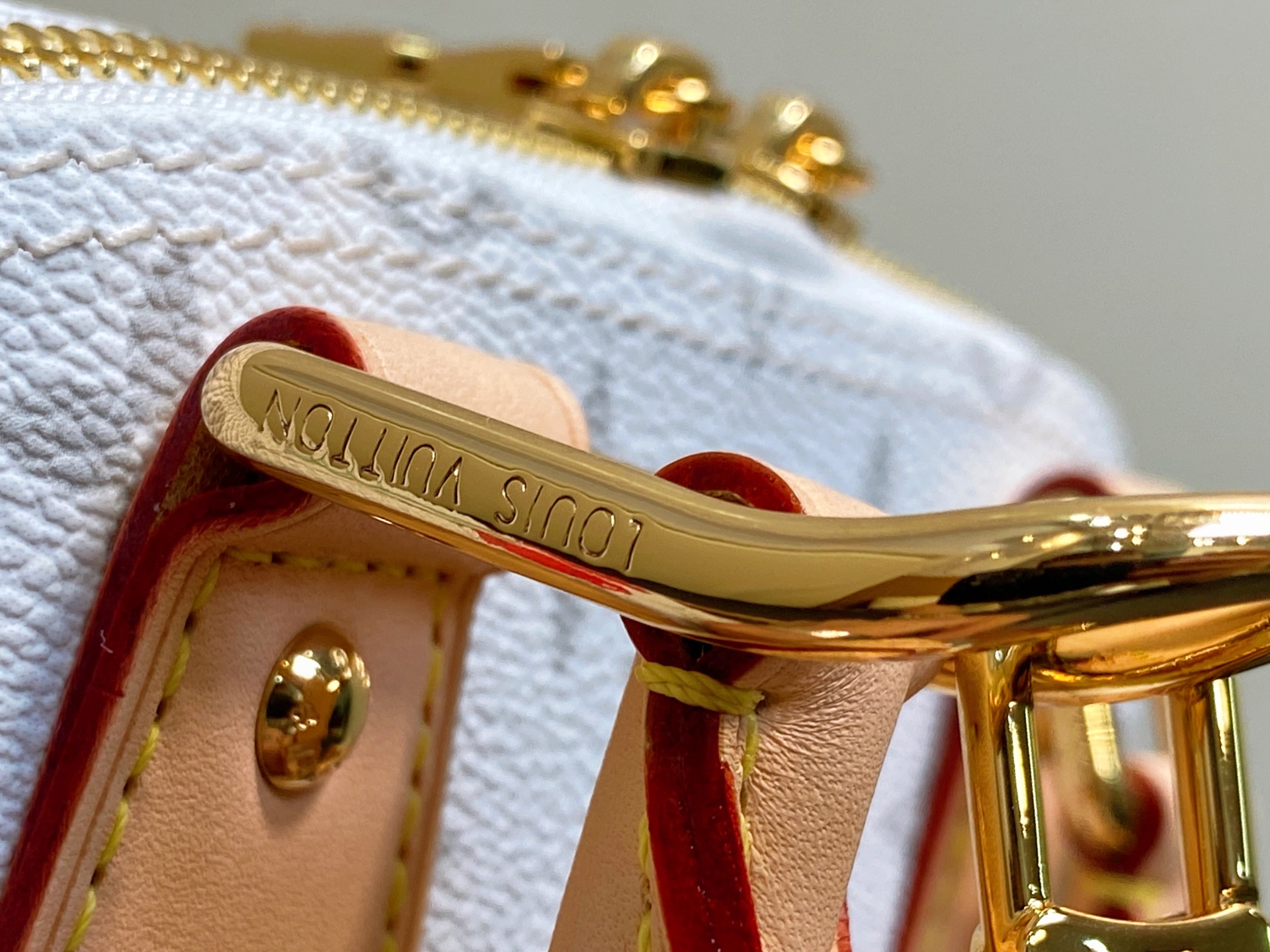 LV Alma bb(23.5 x 17.5 x 11.5)