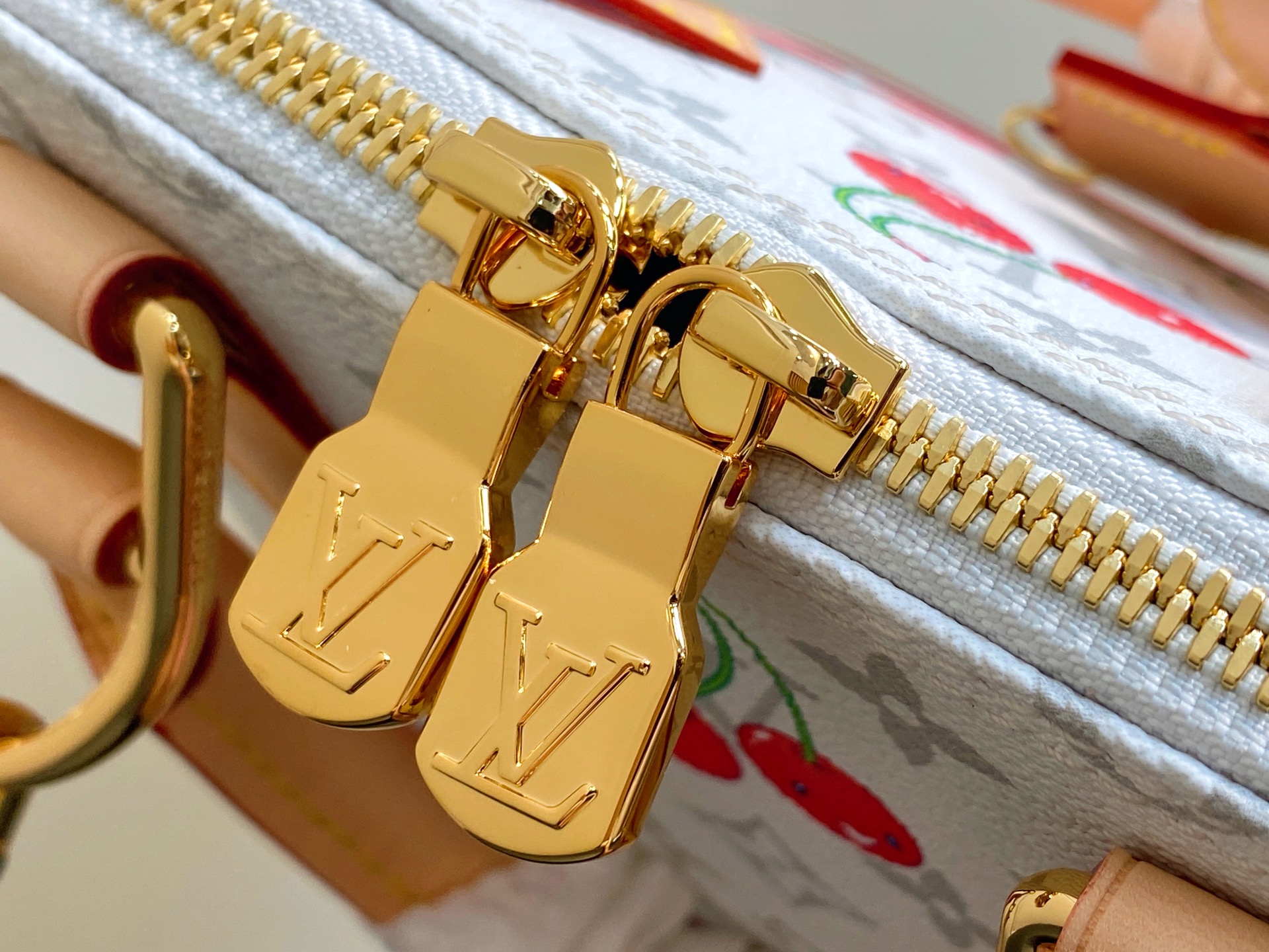 LV Alma bb(23.5 x 17.5 x 11.5)