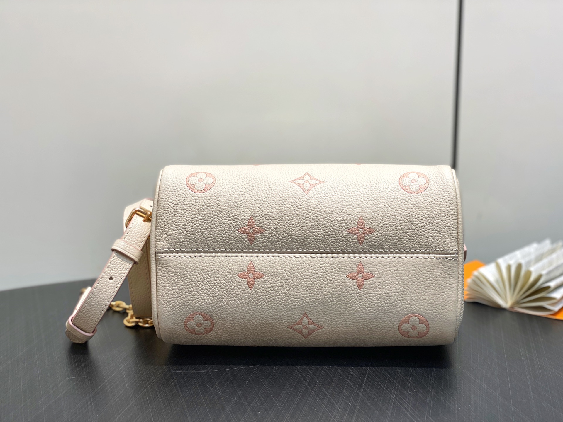 LV Speedy Bandoulière 20(13.5 x 12 x 20.5CM)