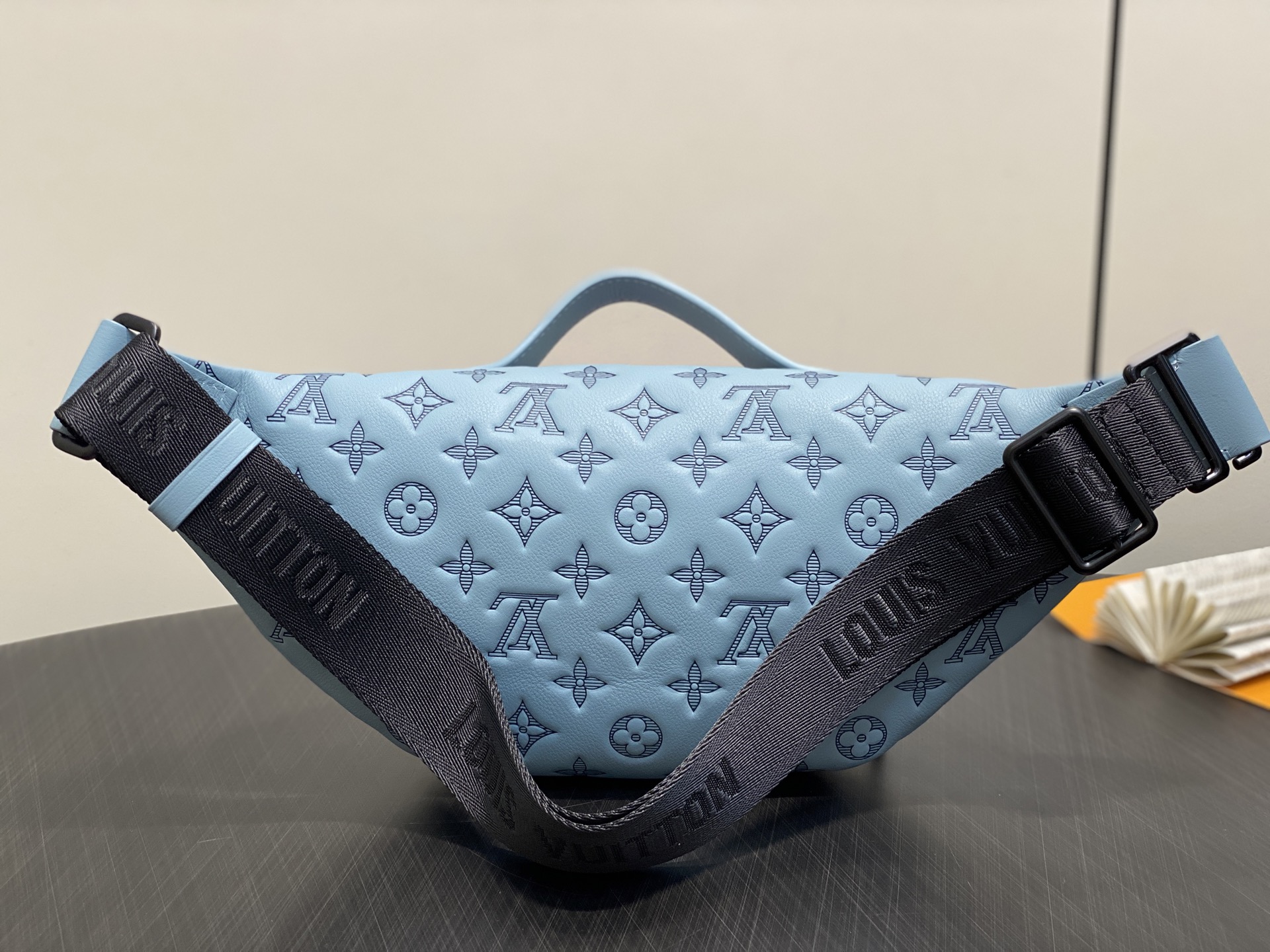 Louis Vuitton Rush Bumbag Bag ( 30 x 15 x 8CM)