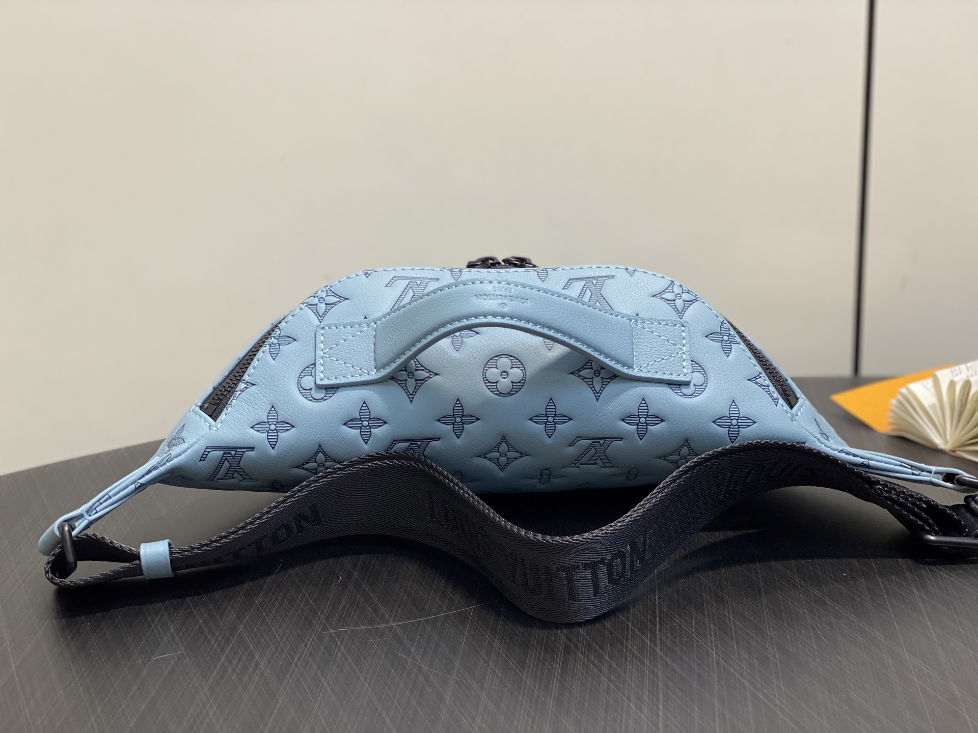 Louis Vuitton Rush Bumbag Bag ( 30 x 15 x 8CM)