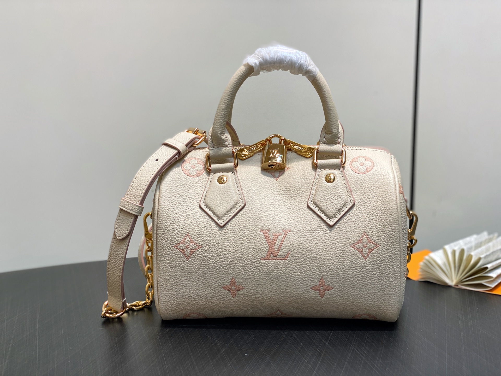 LV Speedy Bandoulière 20(13.5 x 12 x 20.5CM)