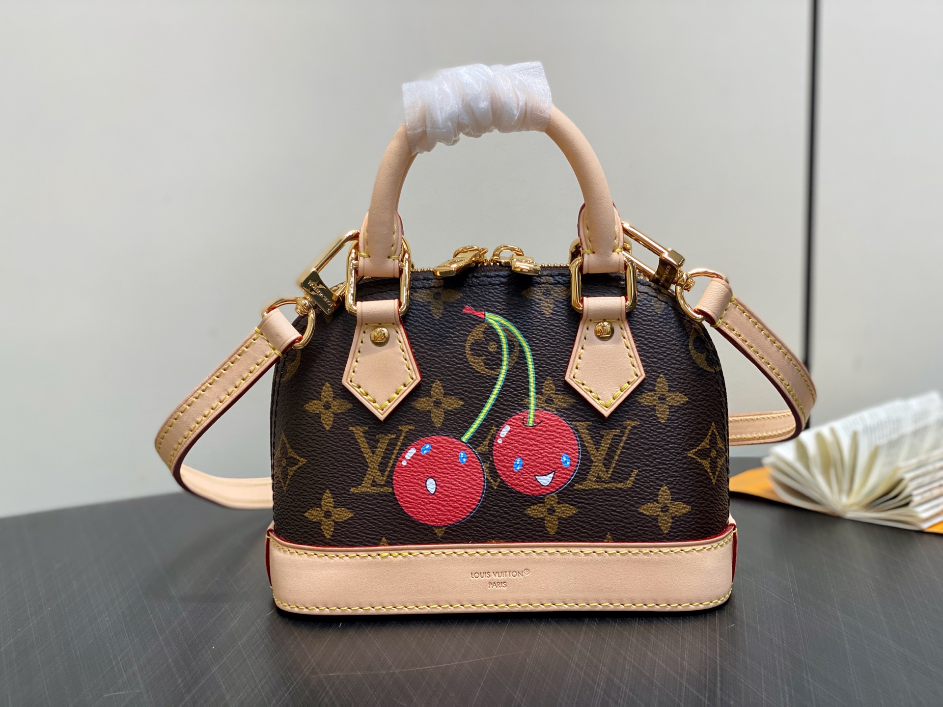 LV Alma bb(23.5 x 17.5 x 11.5)