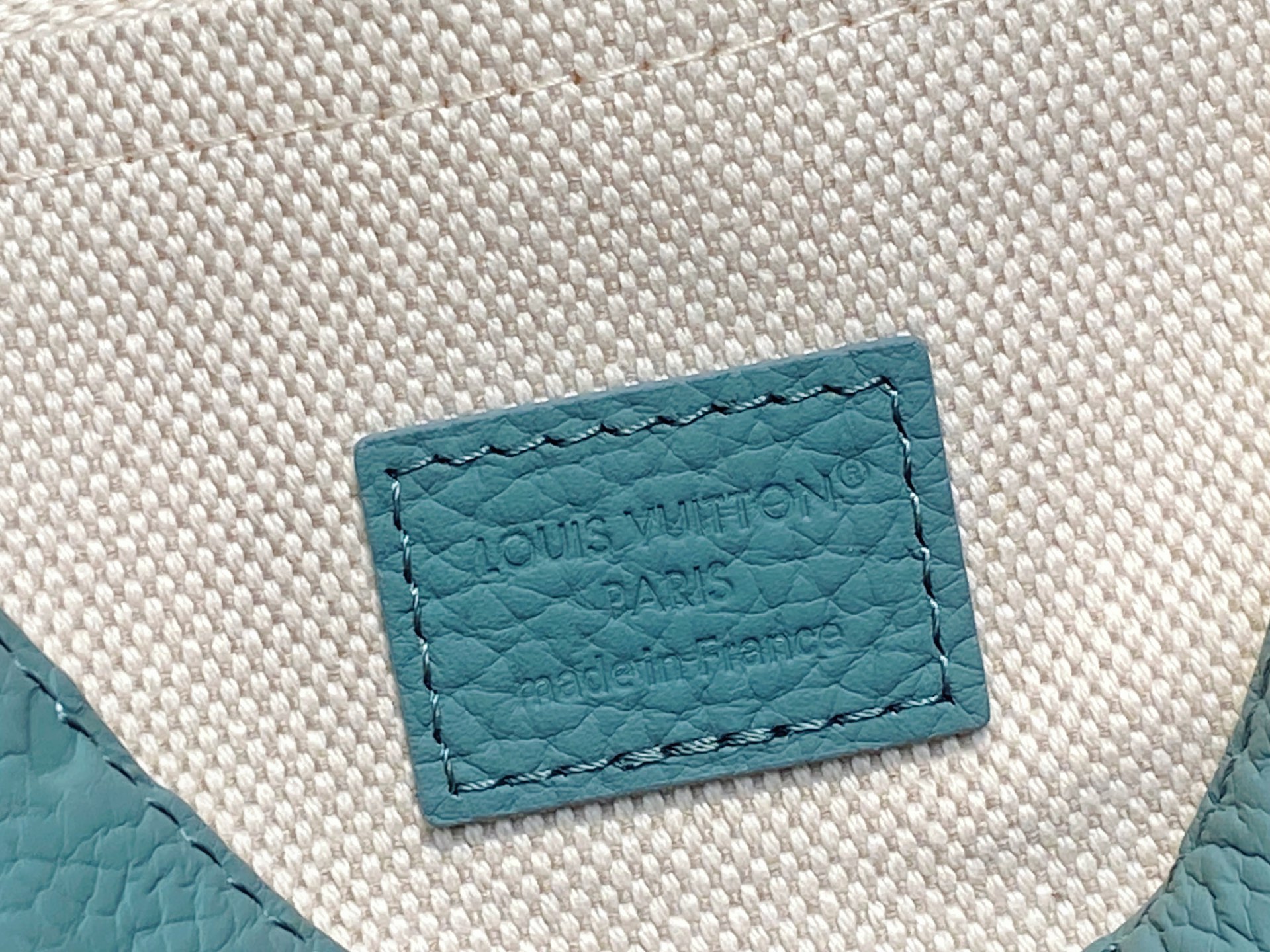 Louis Vuitton Soul Trunk Bag (19x15x7CM)