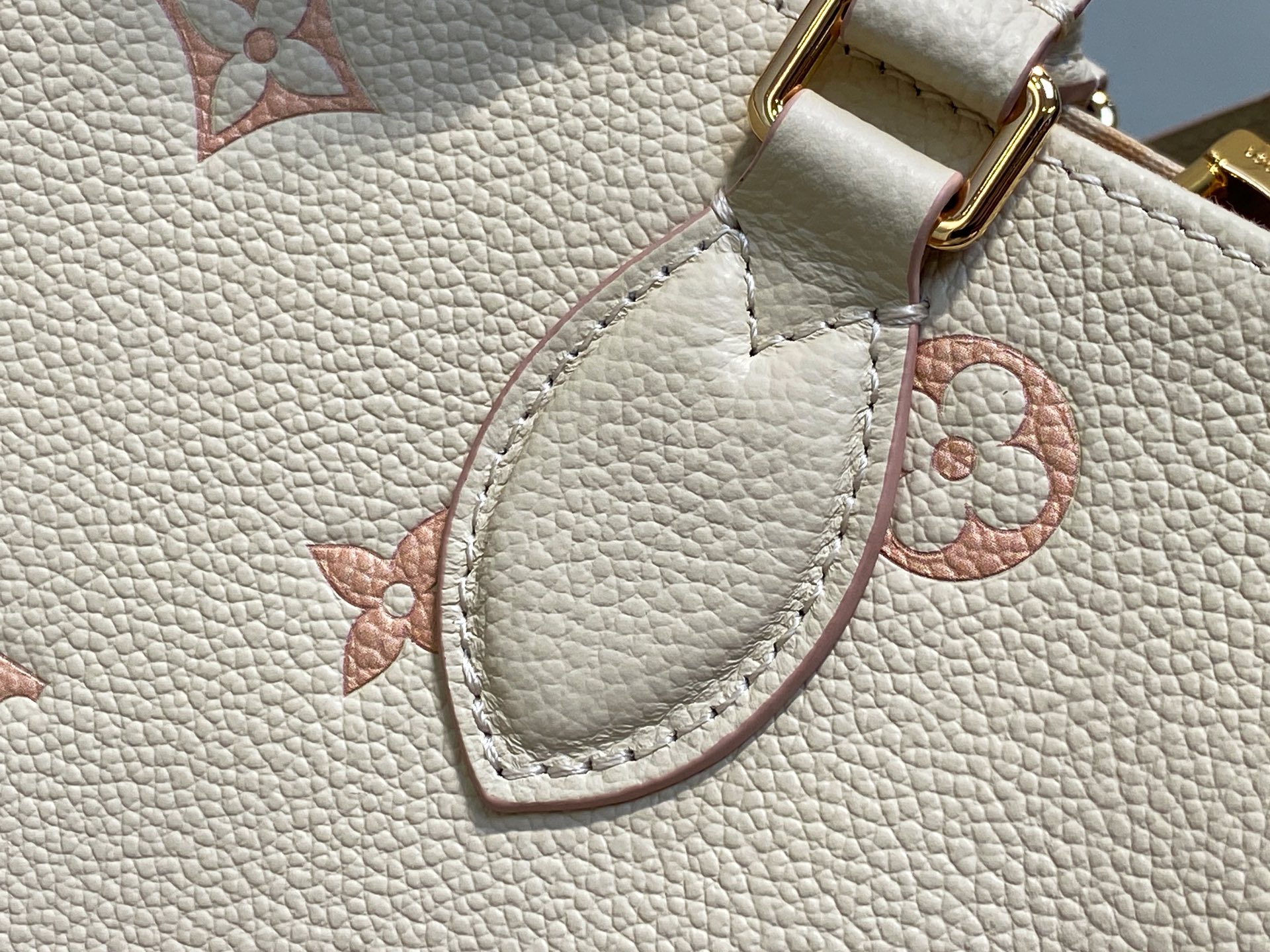 Louis Vuitton Onthego-19 x 11.5 x 25CM