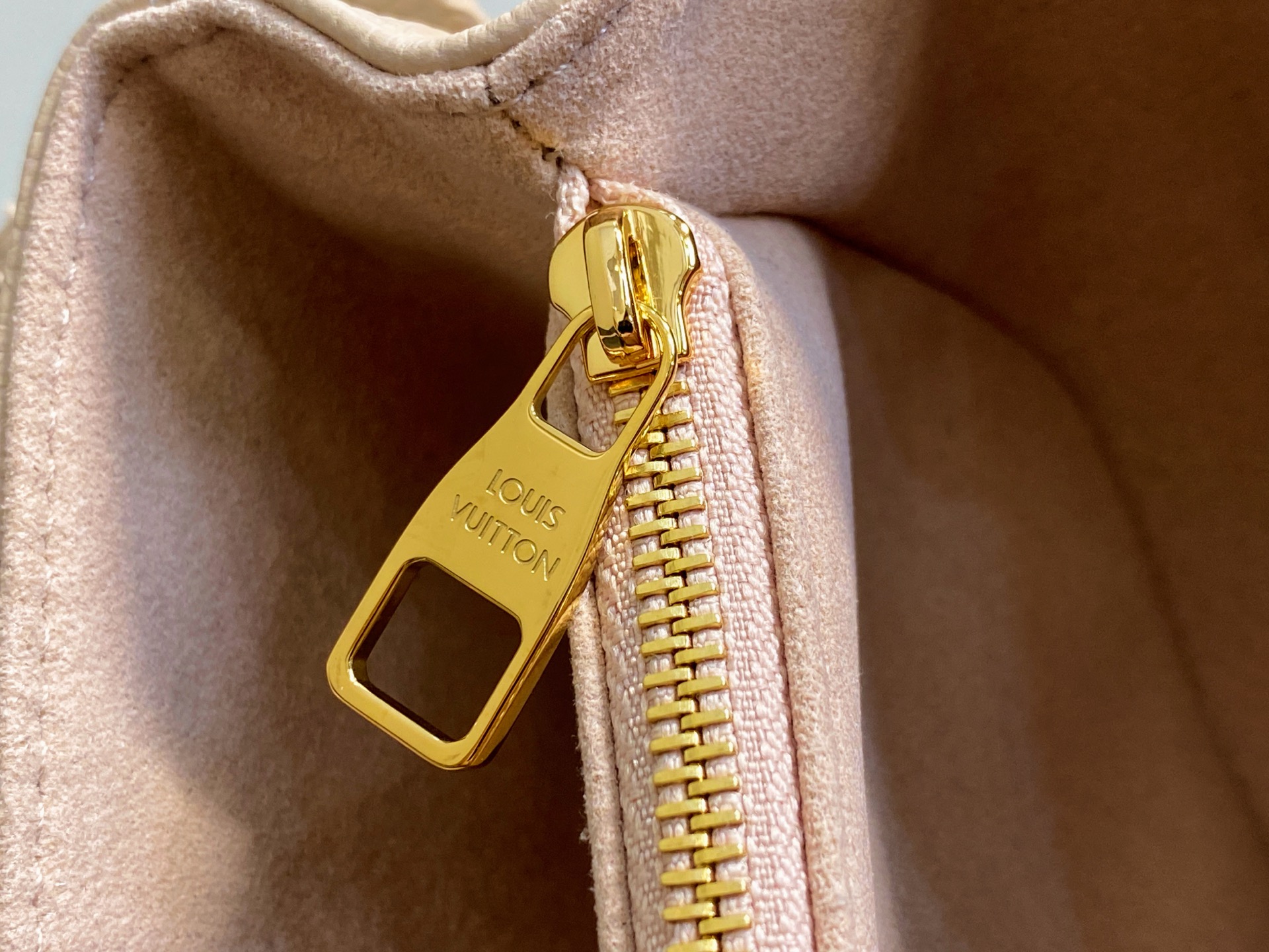 Louis Vuitton East West Métis Bag (29 x 24 x 12 CM)