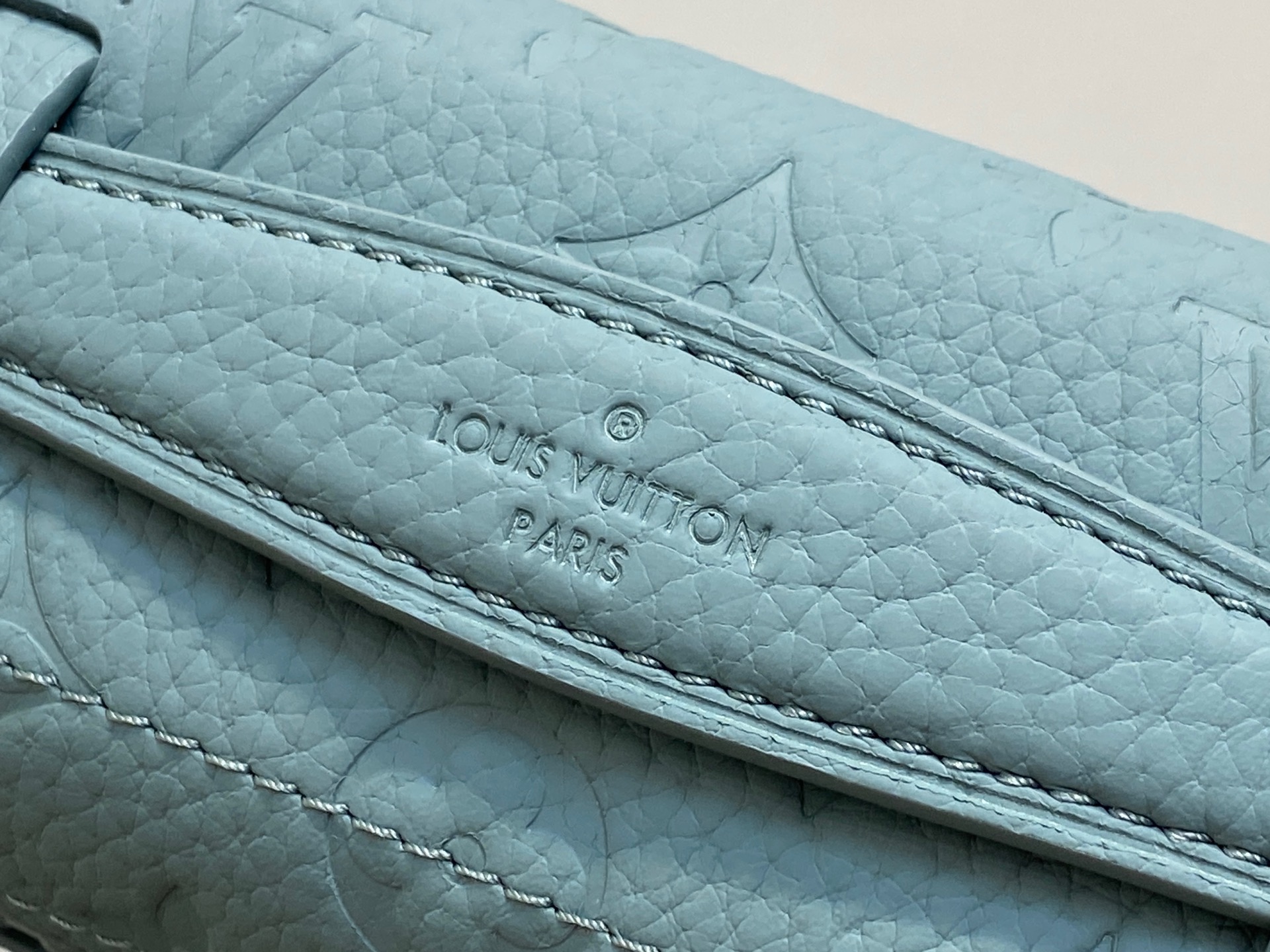 Louis Vuitton Soul Trunk Bag (19x15x7CM)