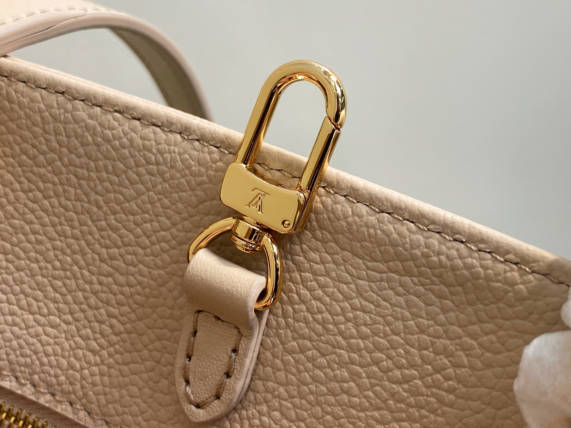 Louis Vuitton Onthego MM-35 x 27 x 14CM