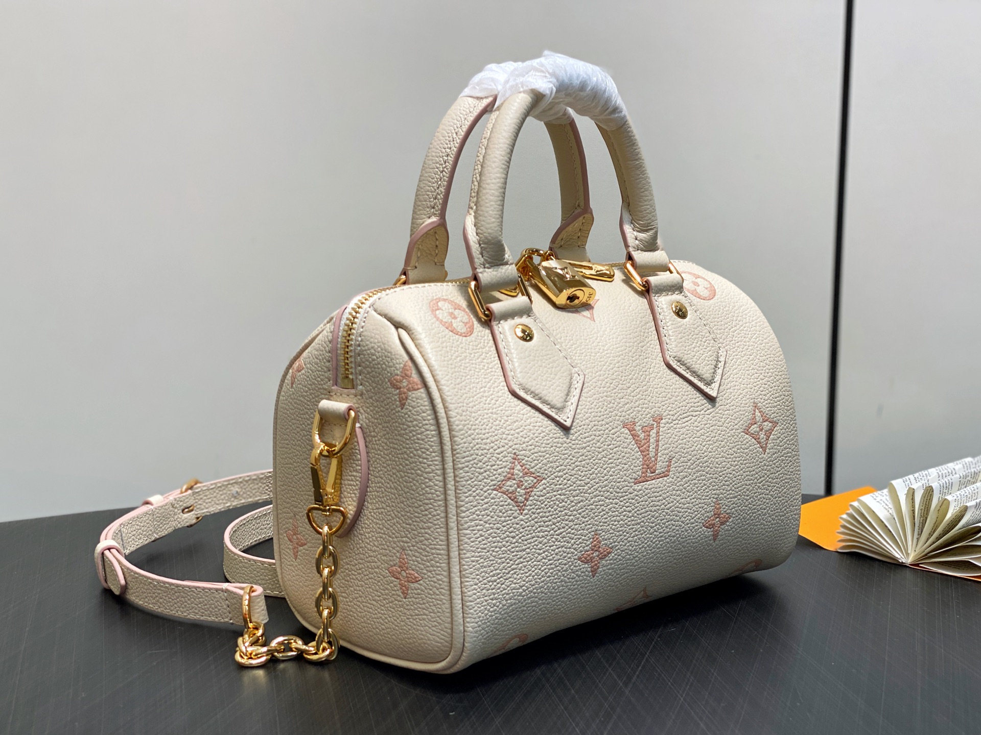 LV Speedy Bandoulière 20(13.5 x 12 x 20.5CM)