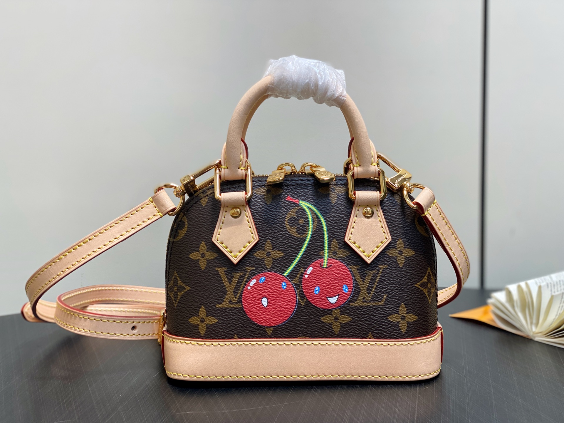 LV Alma bb(23.5 x 17.5 x 11.5)