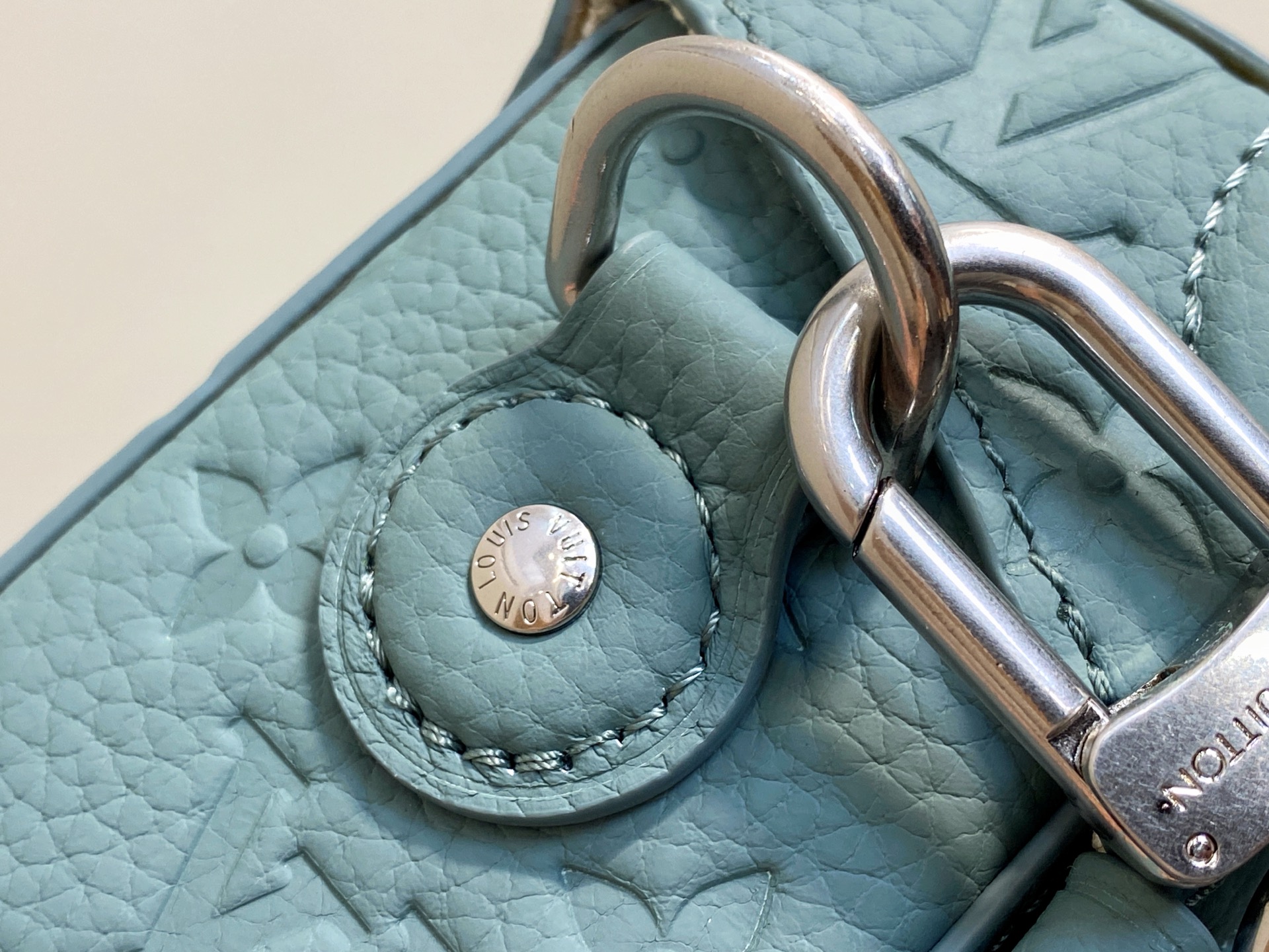 Louis Vuitton Soul Trunk Bag (19x15x7CM)