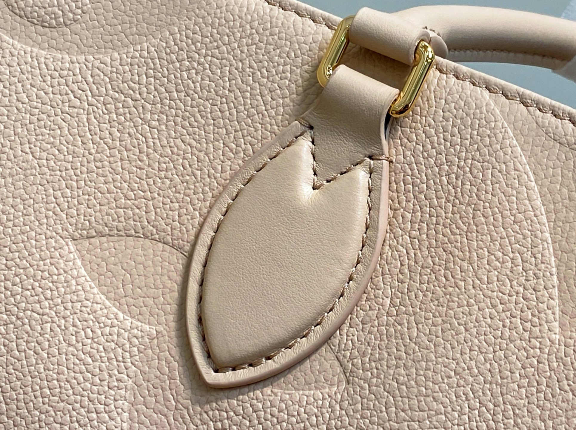 Louis Vuitton Onthego MM-35 x 27 x 14CM