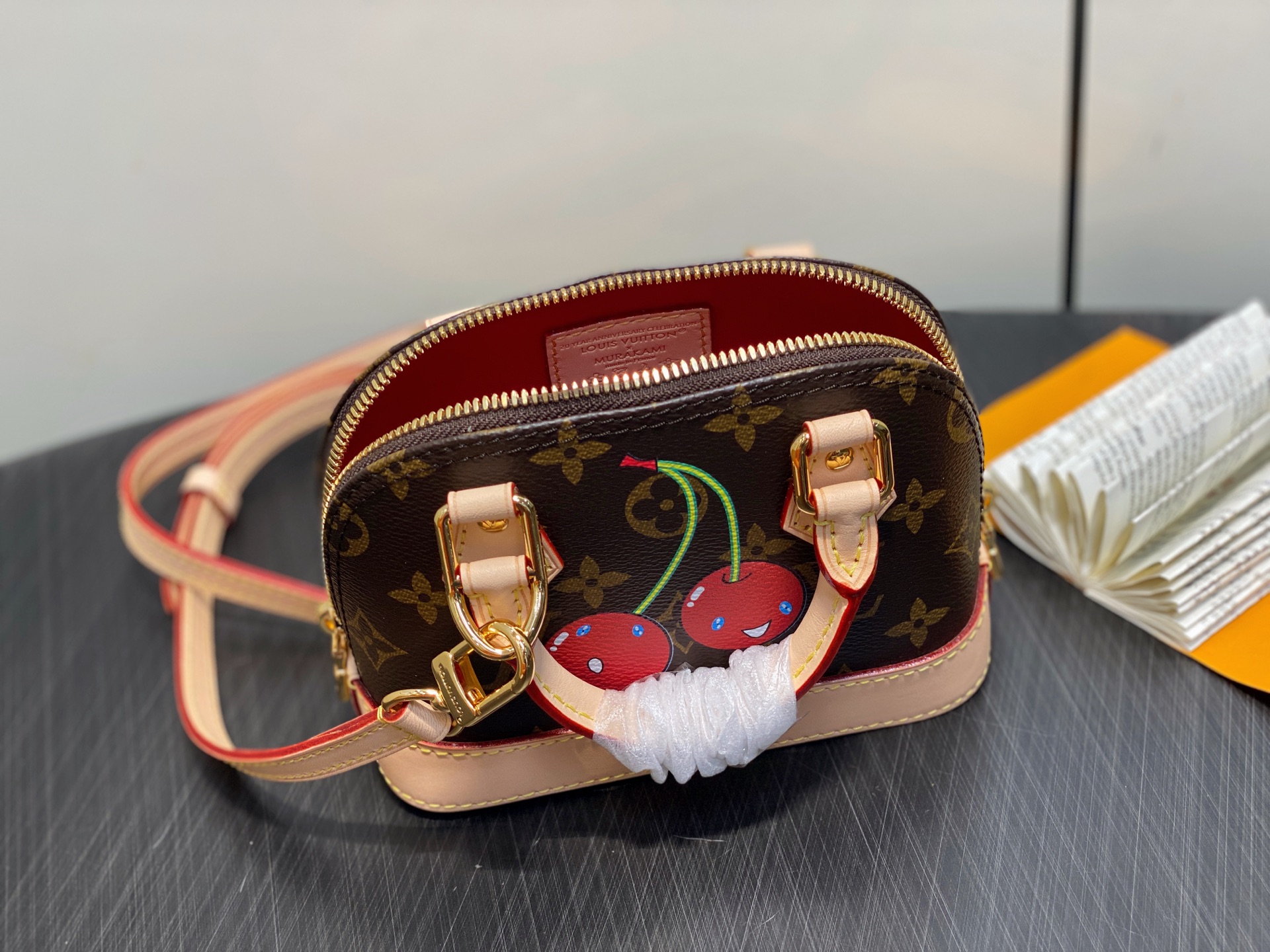 LV Alma bb(23.5 x 17.5 x 11.5)