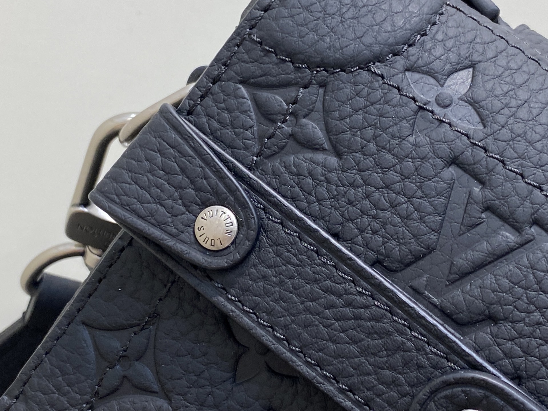 Louis Vuitton Soul Trunk Bag (19x15x7CM)