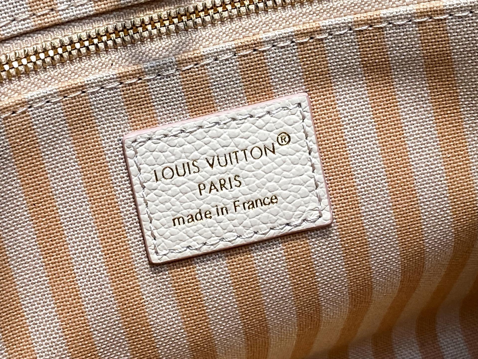 Louis Vuitton Onthego-19 x 11.5 x 25CM