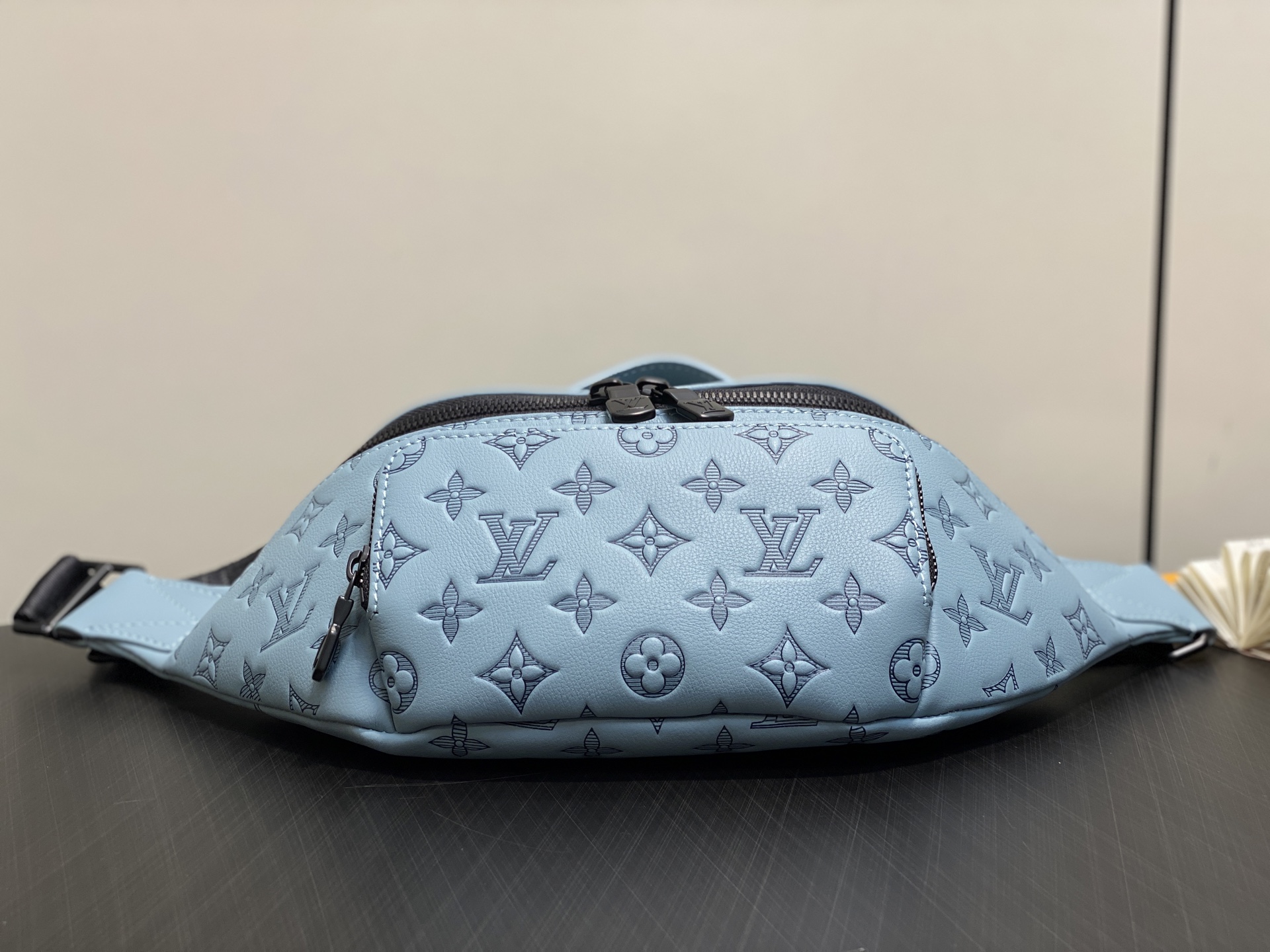Louis Vuitton Rush Bumbag Bag ( 30 x 15 x 8CM)