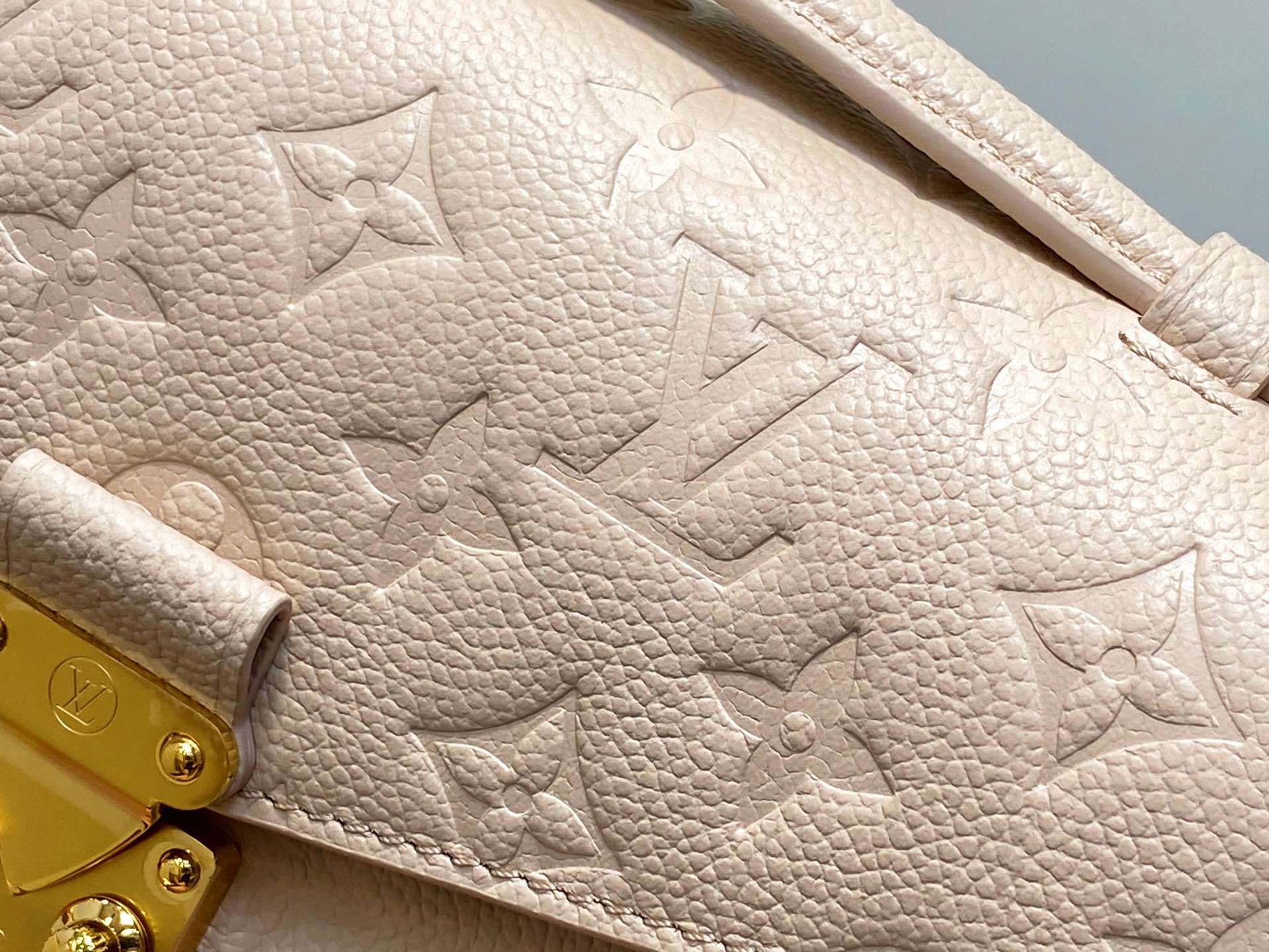 Louis Vuitton East West Métis Bag (29 x 24 x 12 CM)