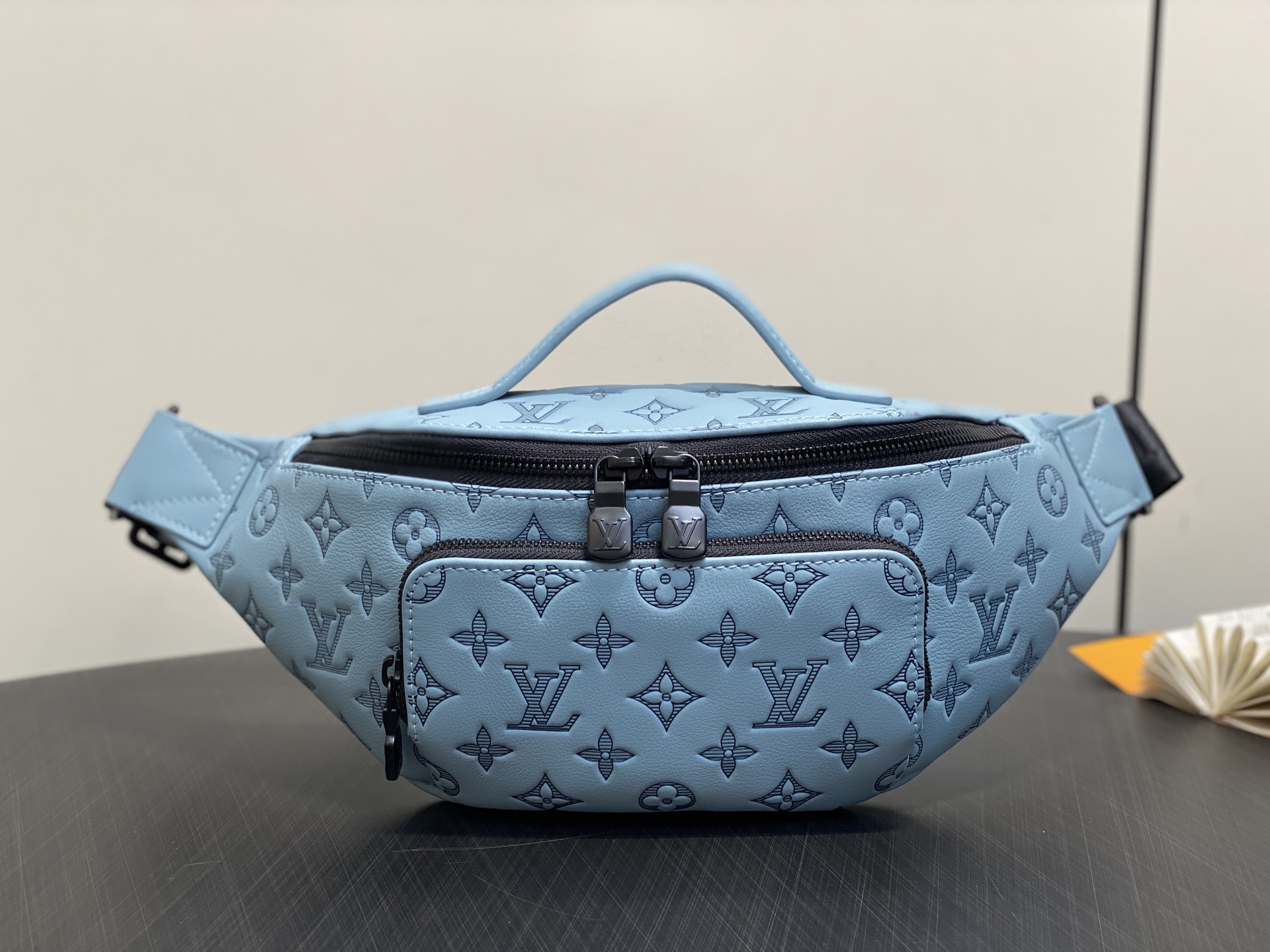 Louis Vuitton Rush Bumbag Bag ( 30 x 15 x 8CM)