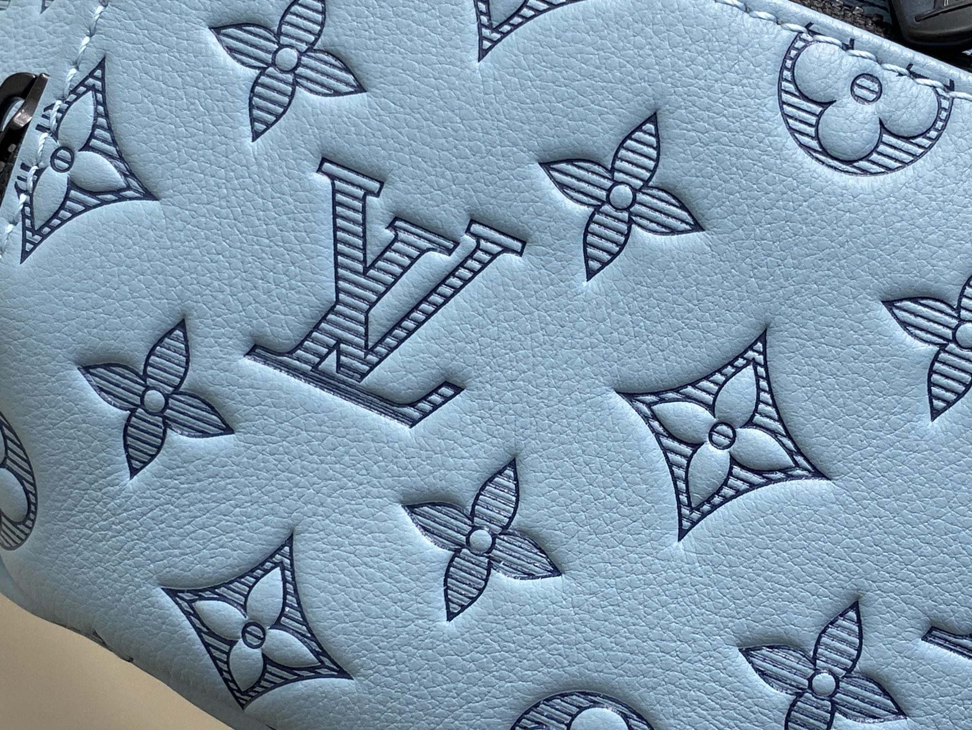 Louis Vuitton Rush Bumbag Bag ( 30 x 15 x 8CM)