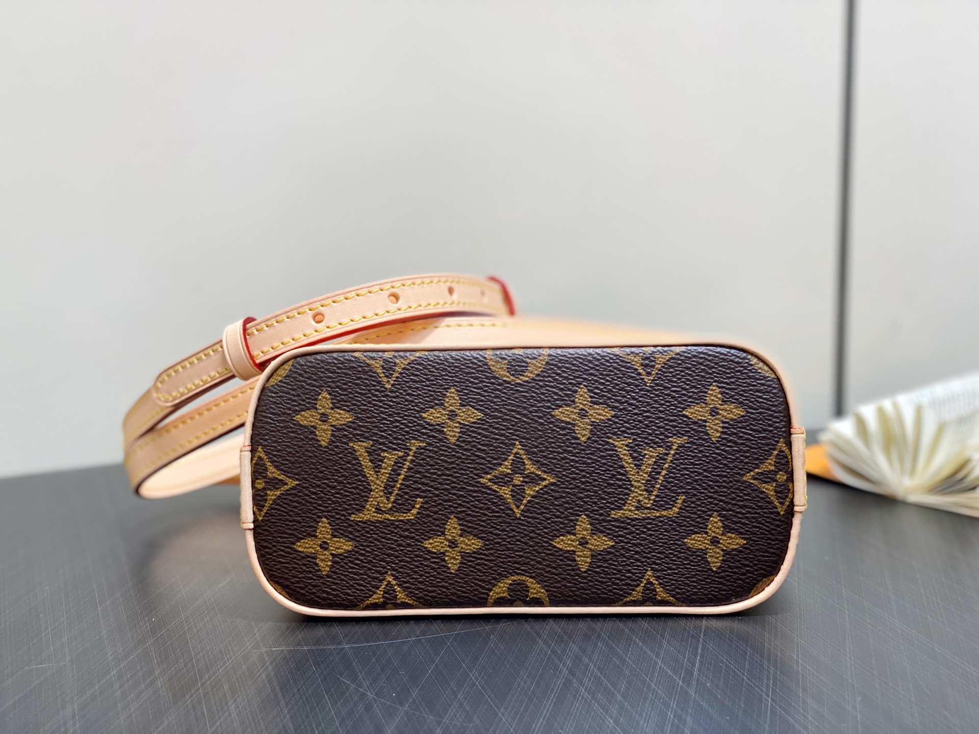 LV Alma bb(23.5 x 17.5 x 11.5)