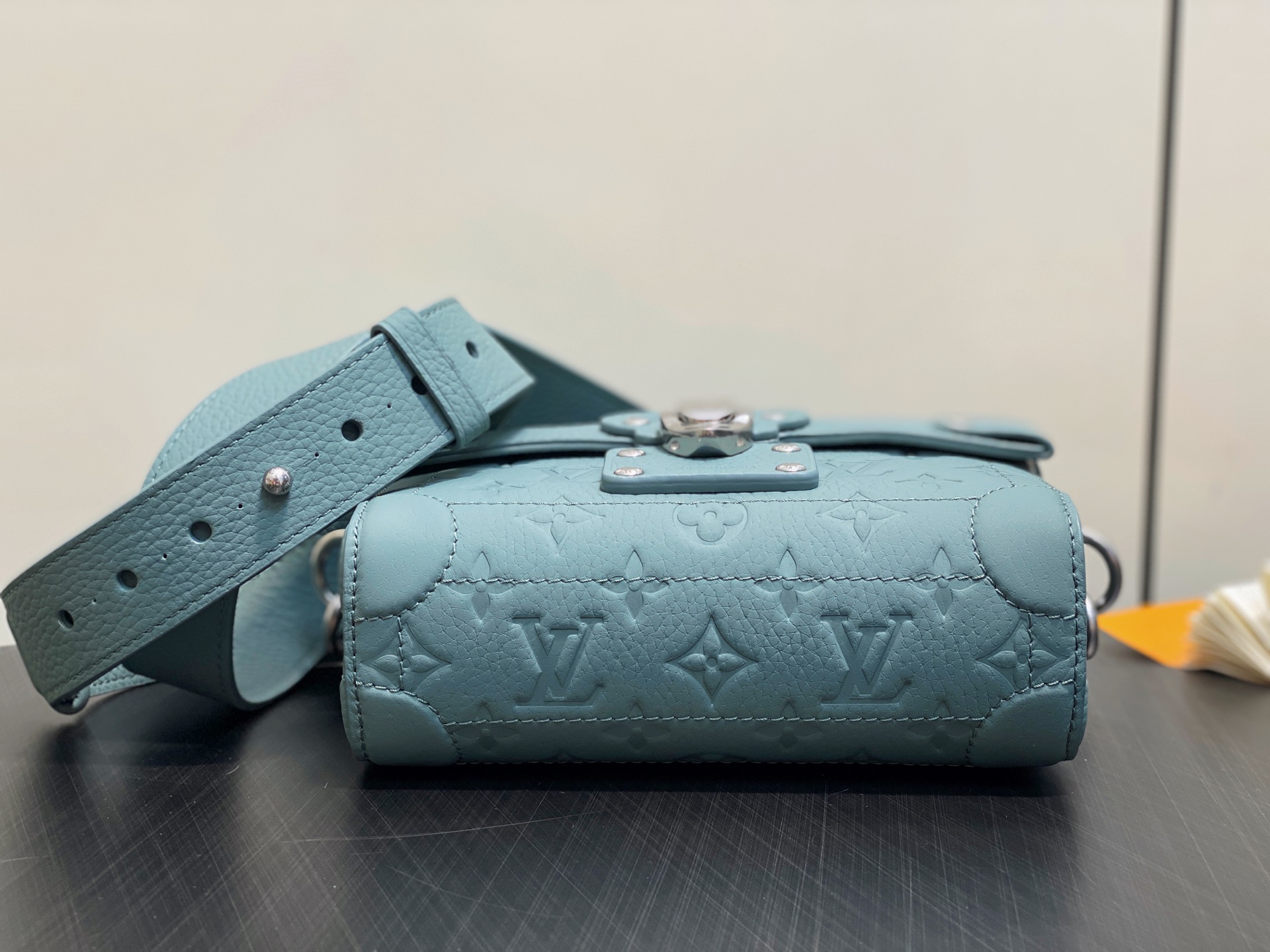 Louis Vuitton Soul Trunk Bag (19x15x7CM)