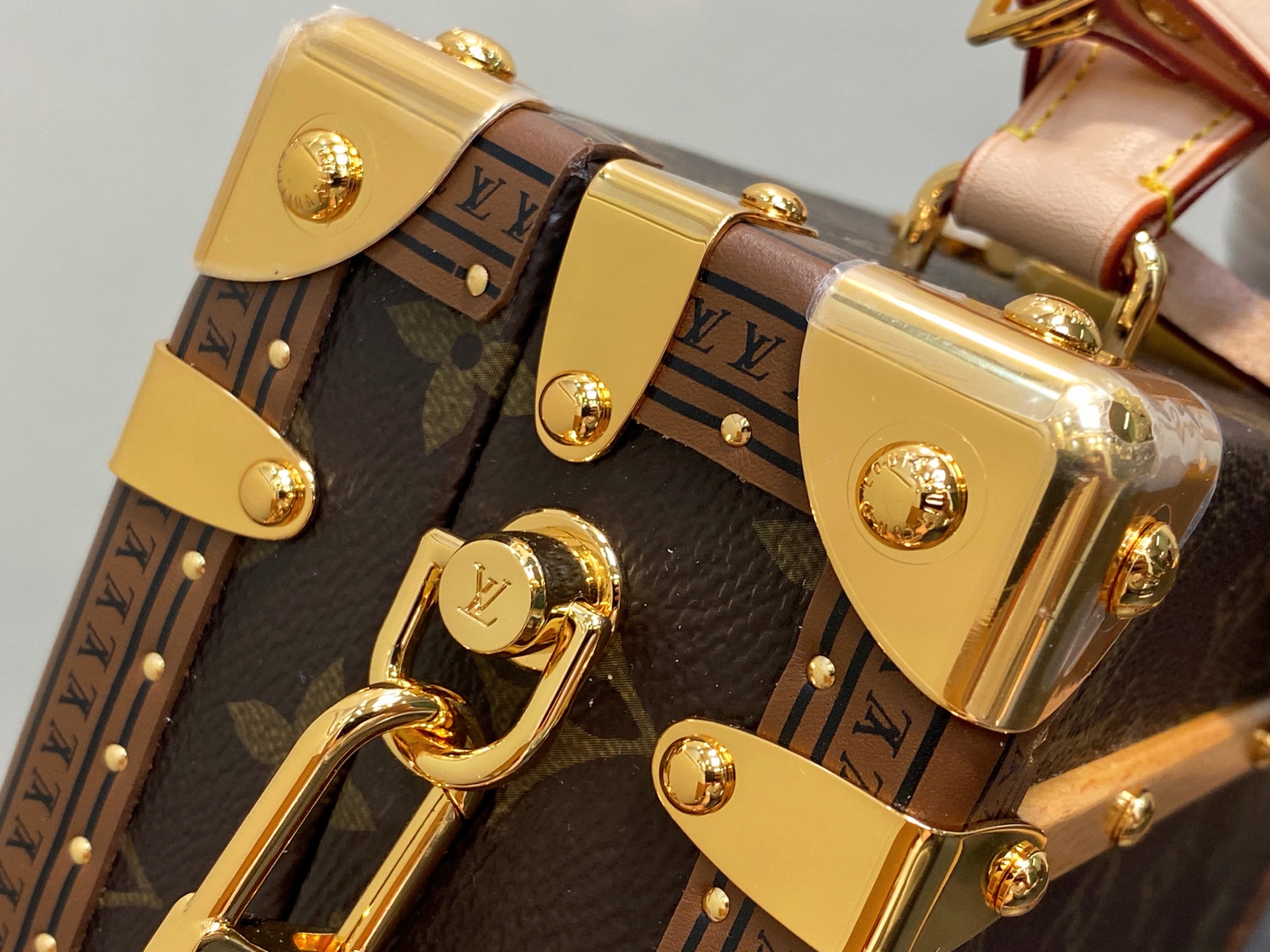 Louis Vuitton Handle Trunk Bag (16.5 x 8 x 24CM)