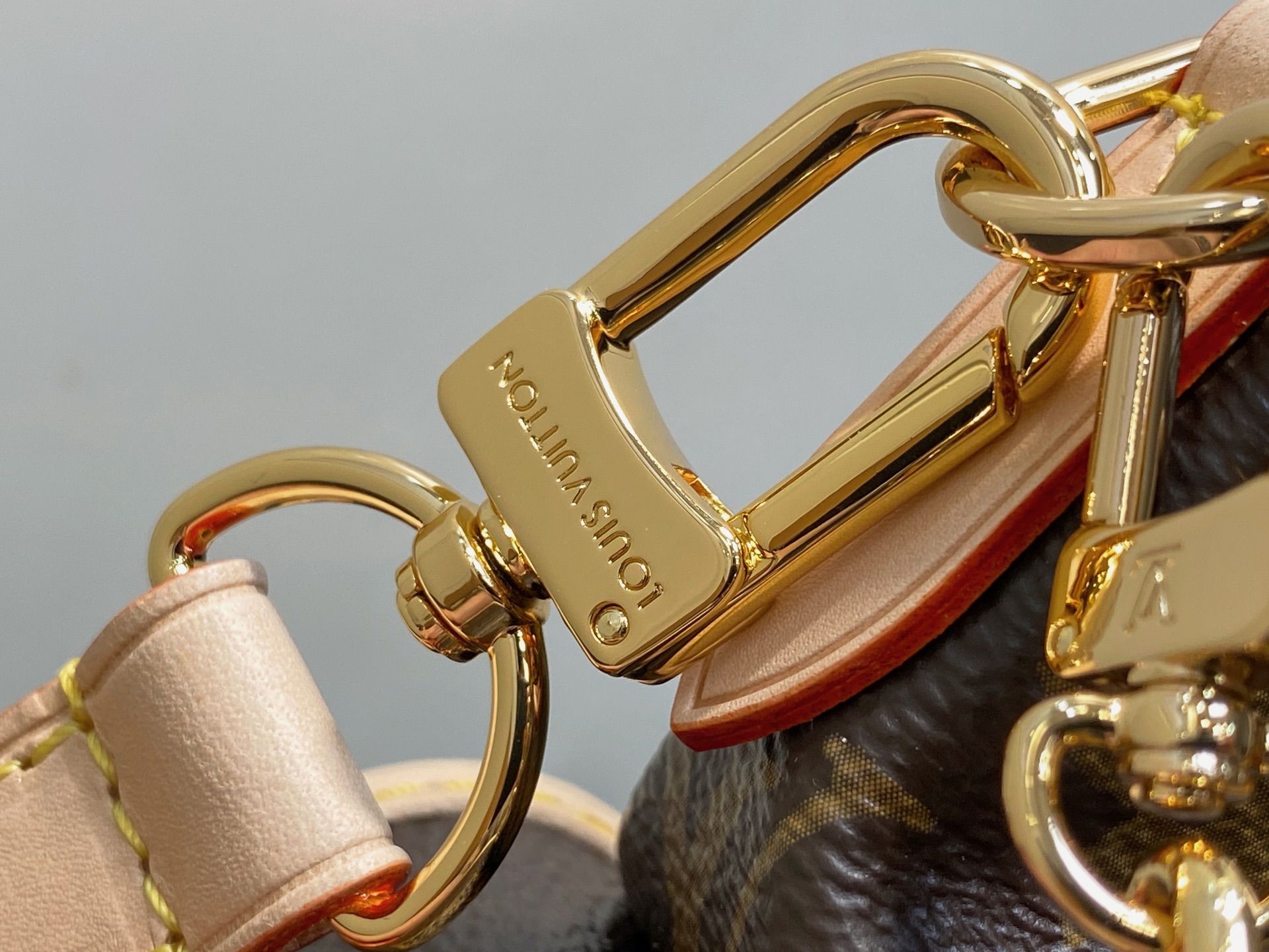 Louis Vuitton Odysée Bag (17 x 12 x 27CM)