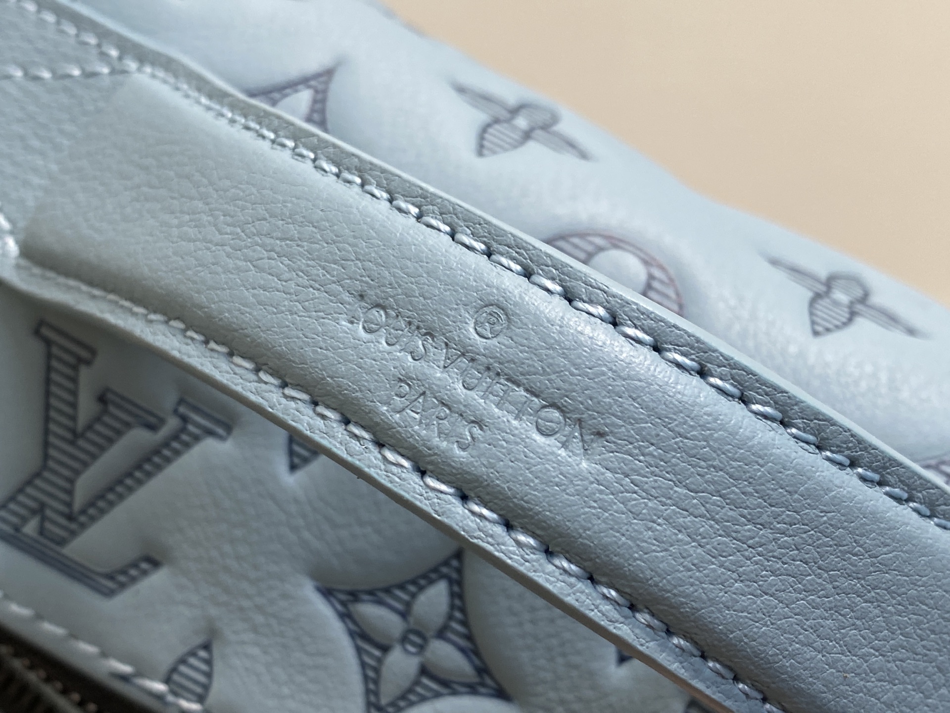 Louis Vuitton Rush Bumbag Bag ( 30 x 15 x 8CM)