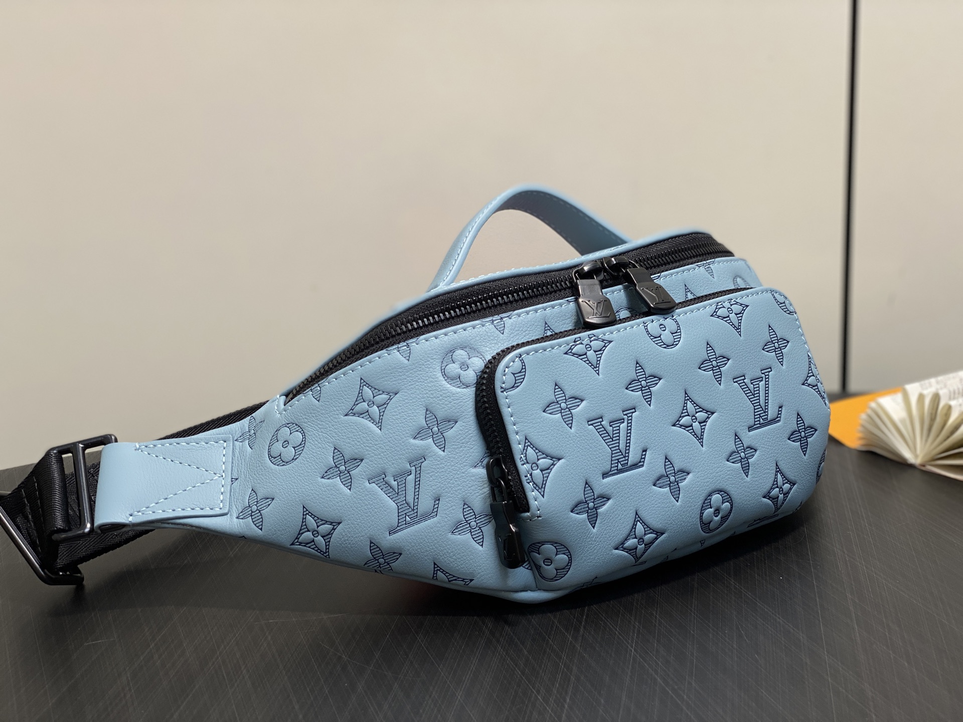 Louis Vuitton Rush Bumbag Bag ( 30 x 15 x 8CM)