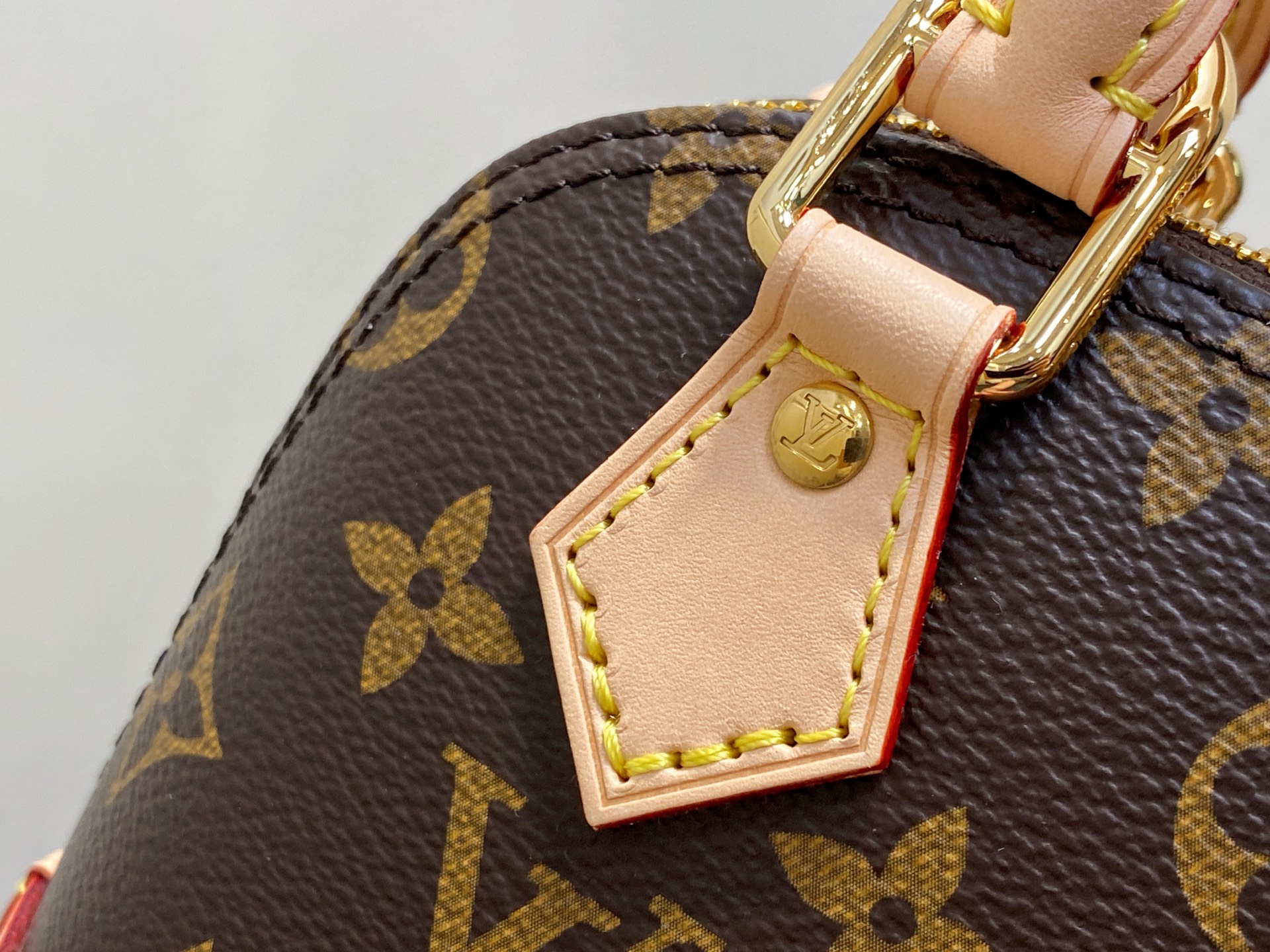 LV Alma bb(23.5 x 17.5 x 11.5)