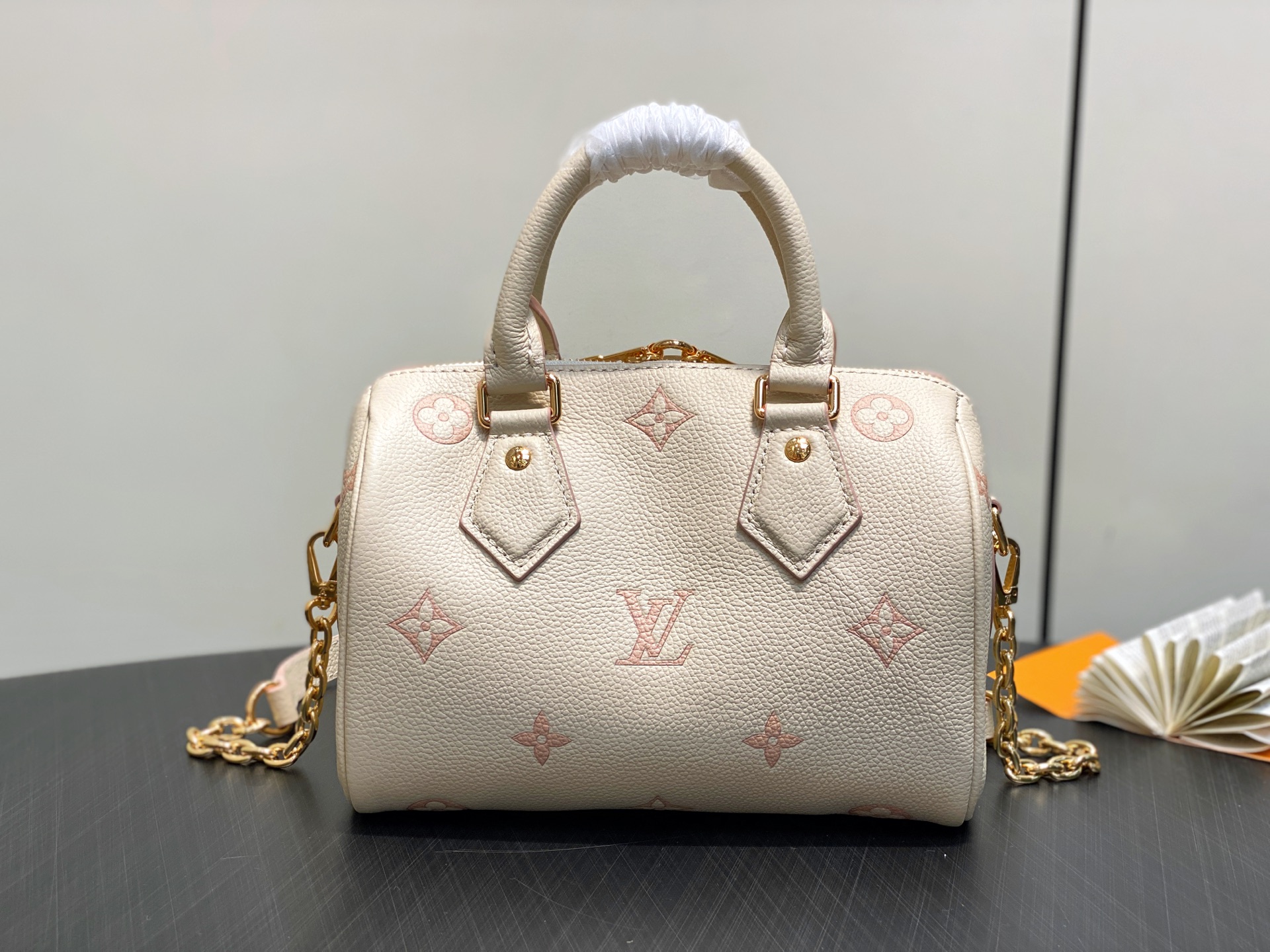 LV Speedy Bandoulière 20(13.5 x 12 x 20.5CM)